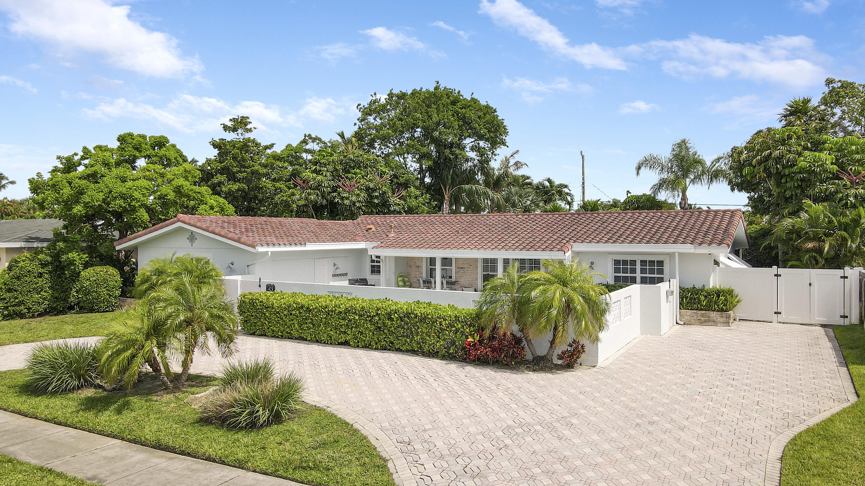 425 Marlin North Palm Beach, FL 33408