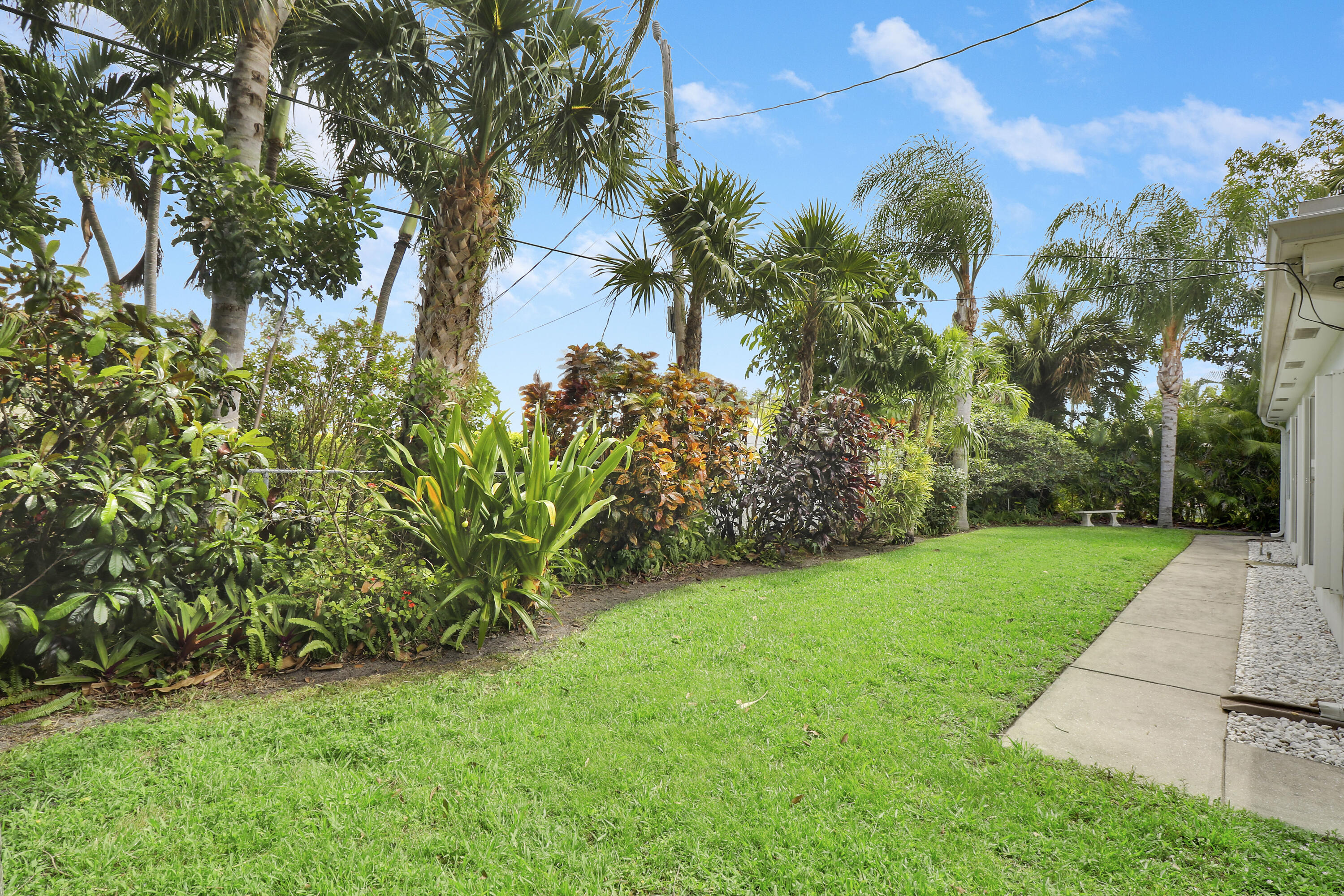 425 Marlin North Palm Beach, FL 33408
