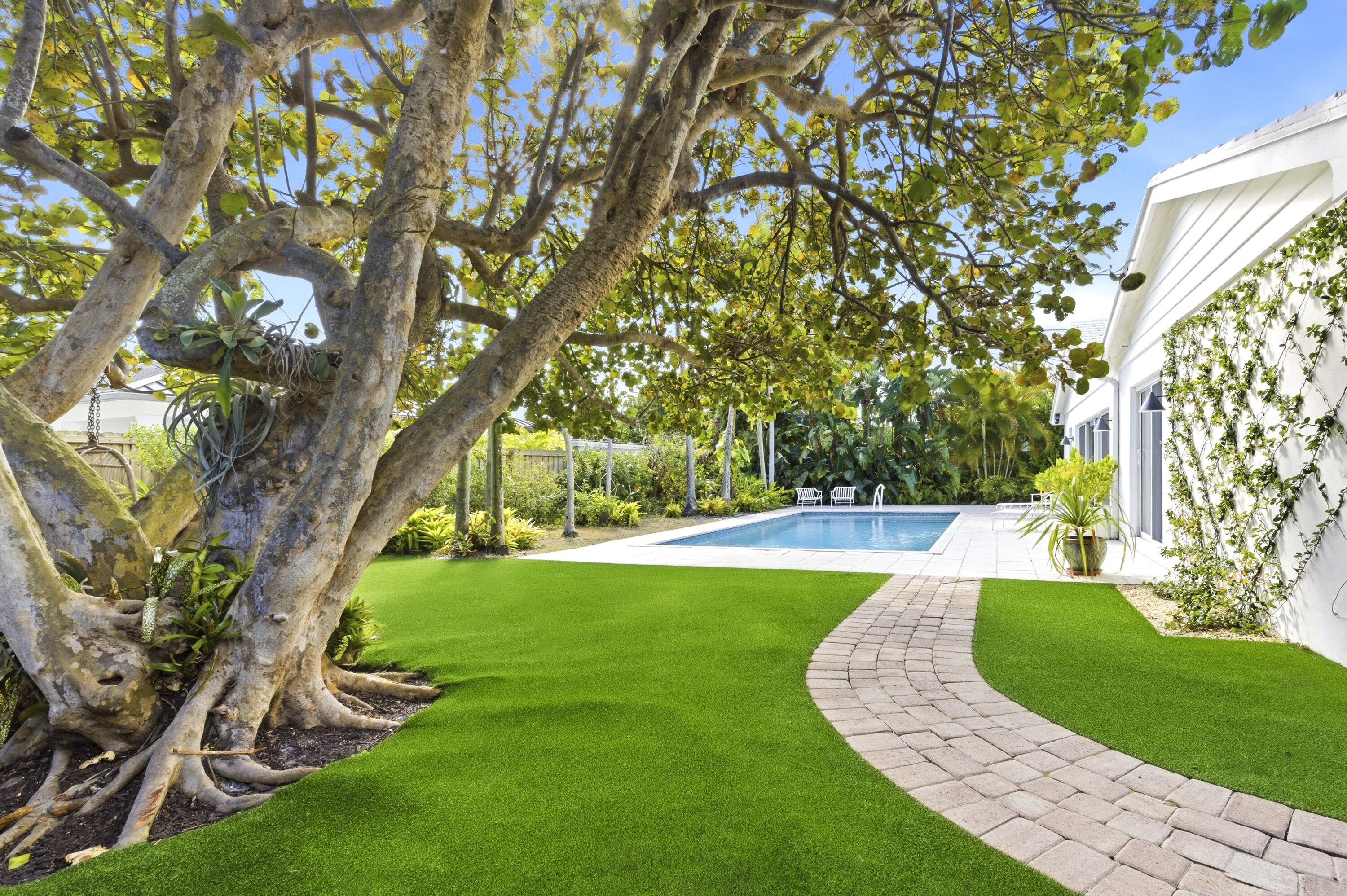 736 Osprey North Palm Beach, FL 33408