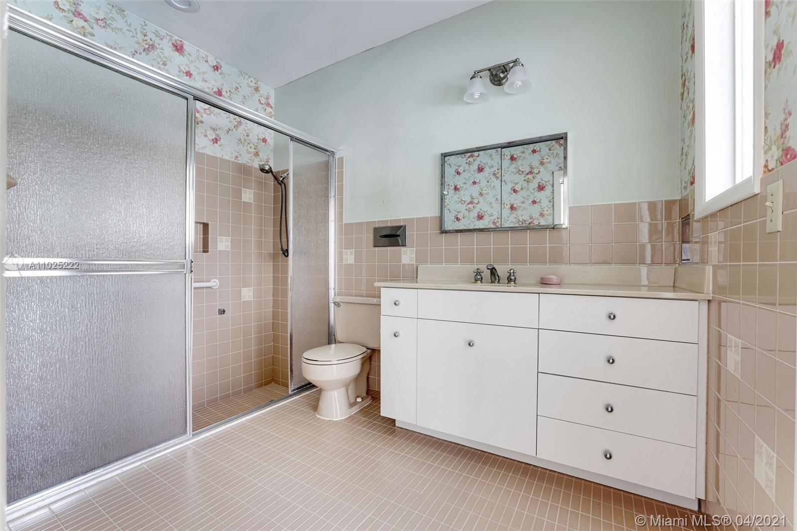 121 E Sunrise Ave Coral Gables, FL 33133