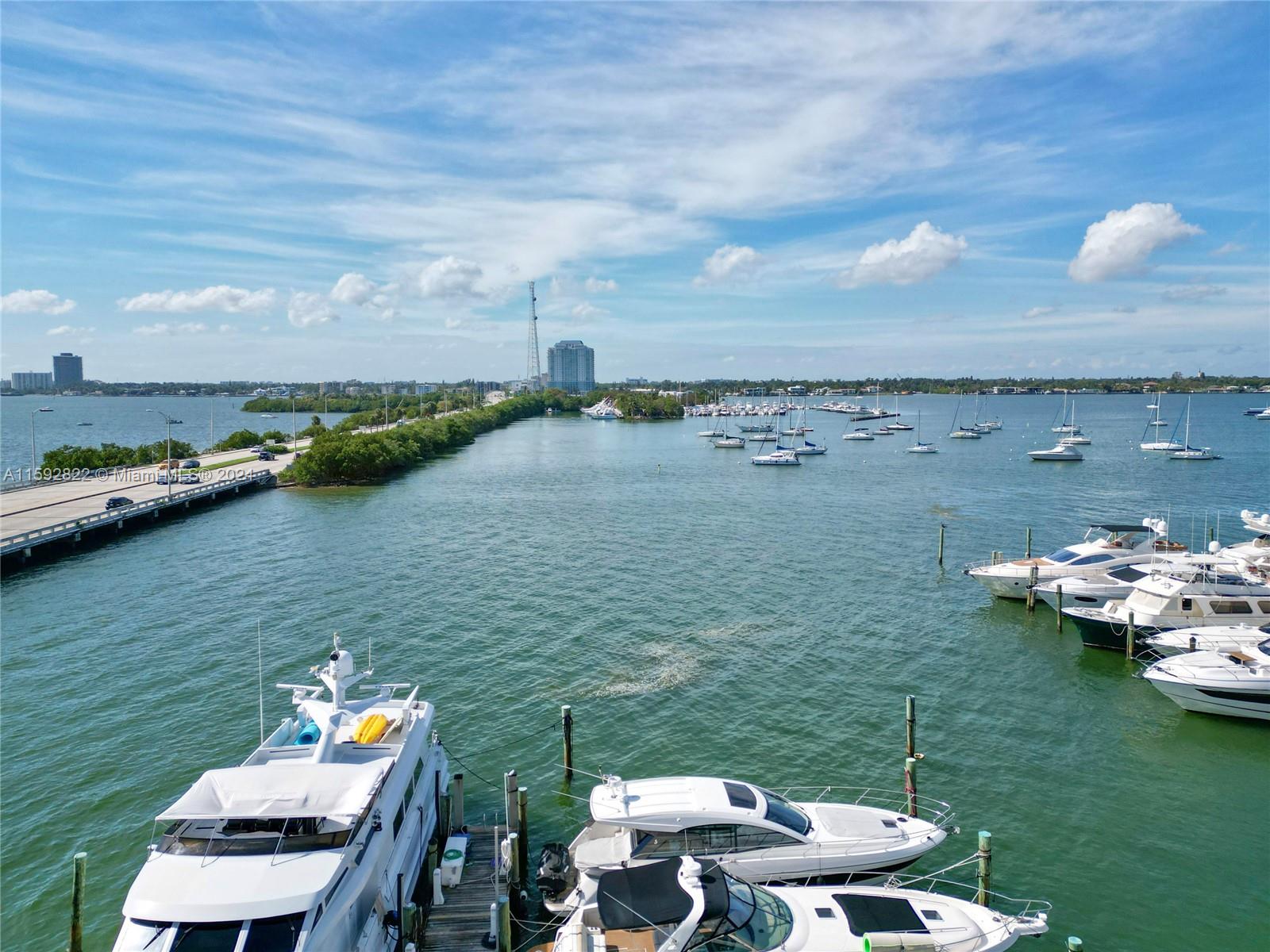 image BAYSHORE YACHT & TENNIS0