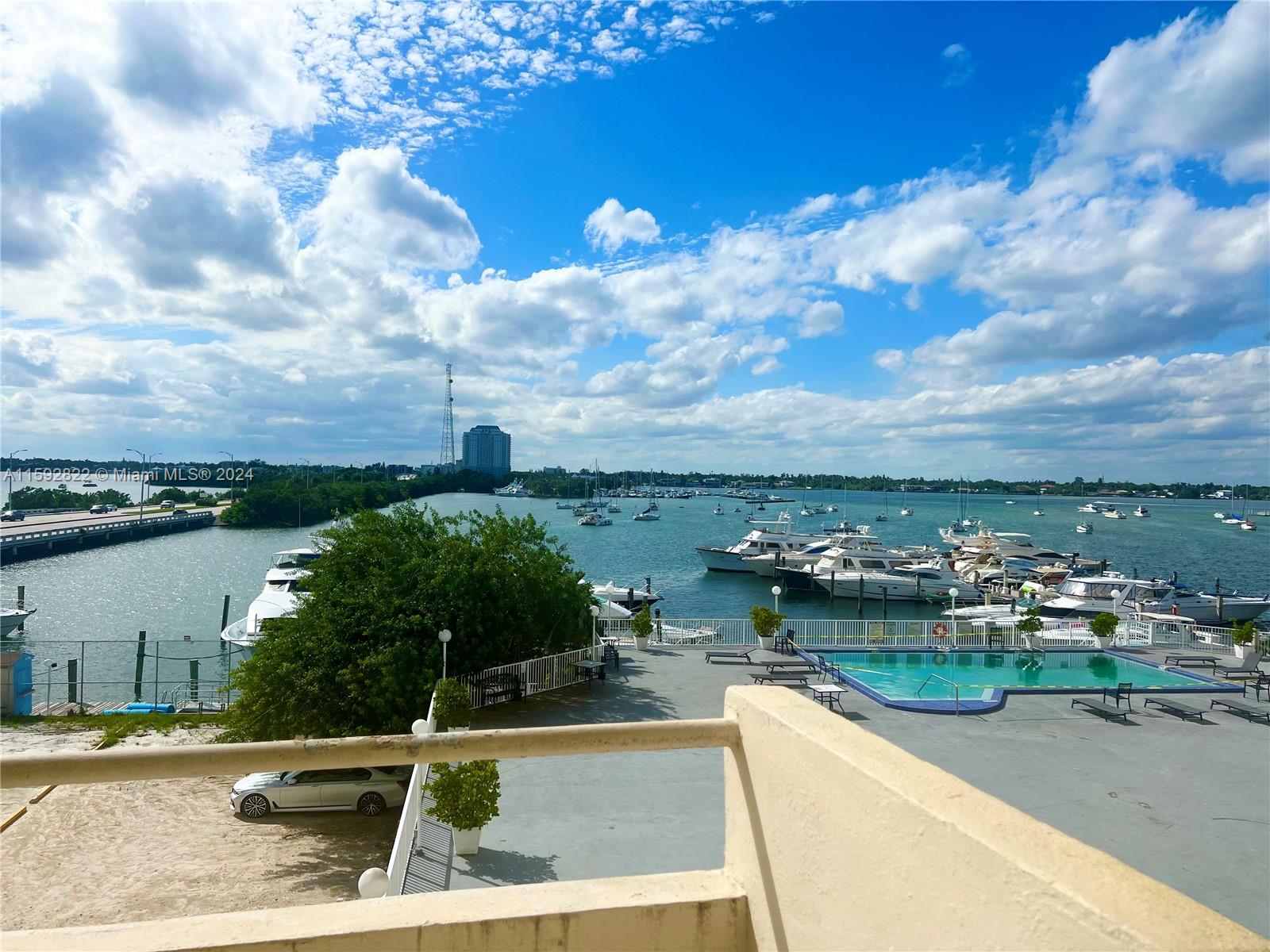 image BAYSHORE YACHT & TENNIS19