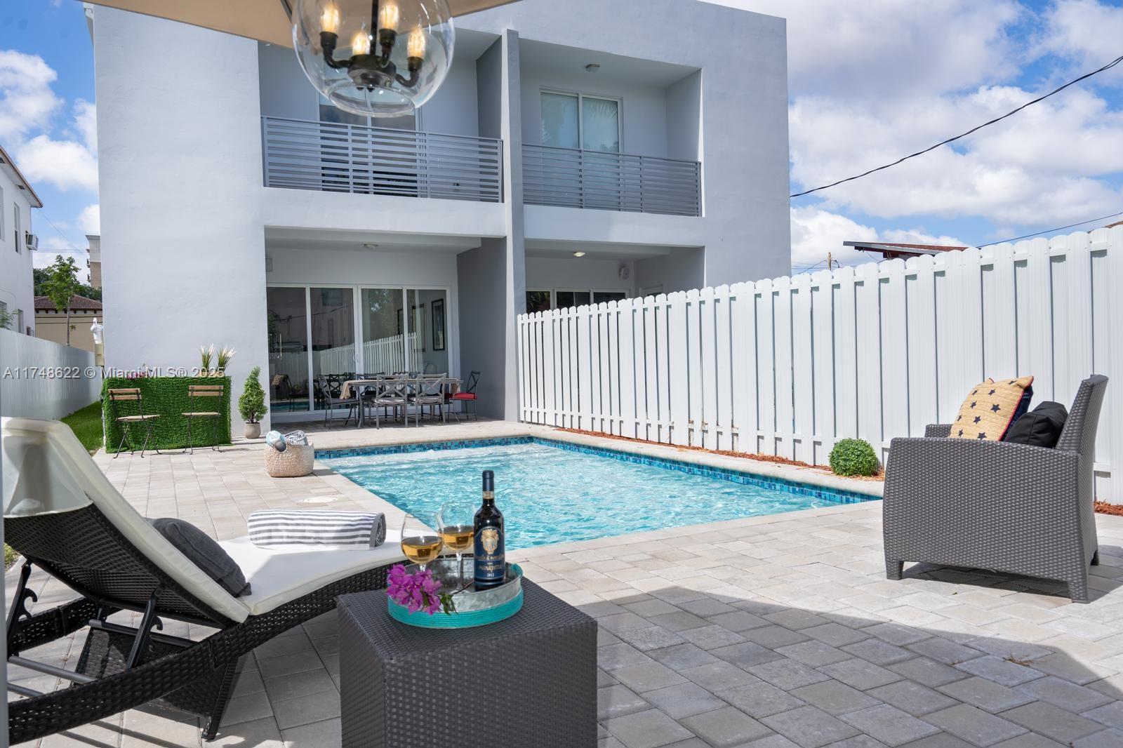 3572 SW 23rd St #3572 Miami, FL 33145