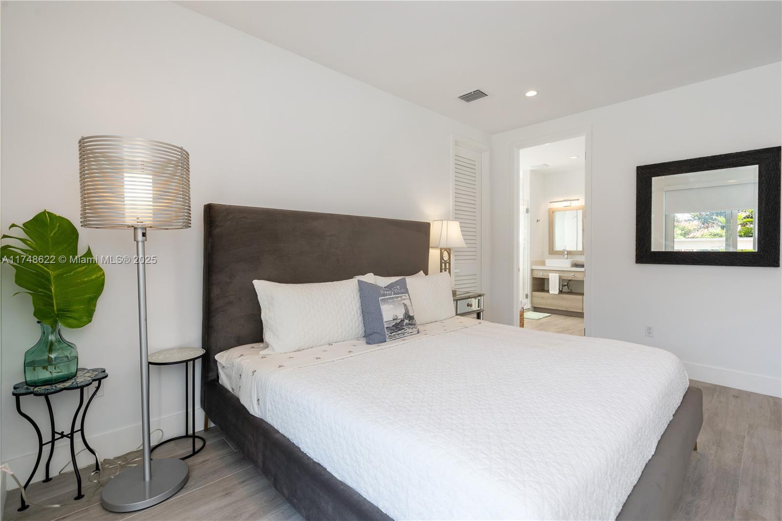 3572 SW 23rd St #3572 Miami, FL 33145