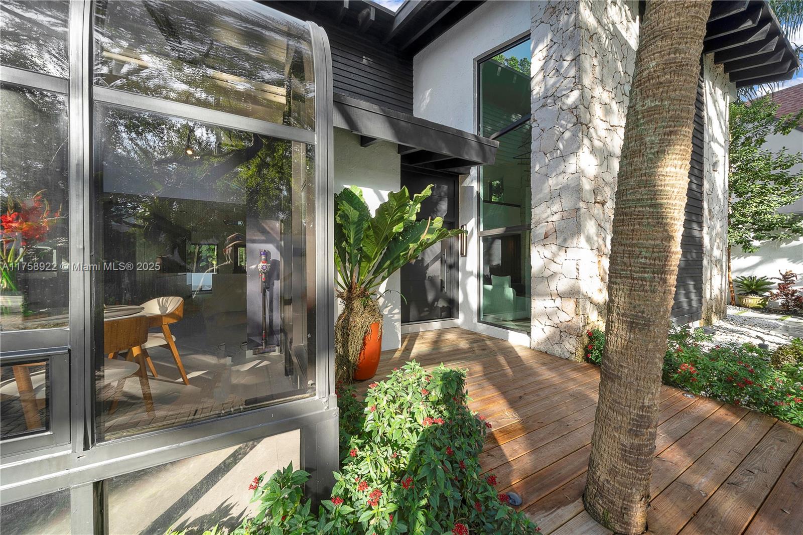 3760 S Douglas Rd Miami, FL 33133