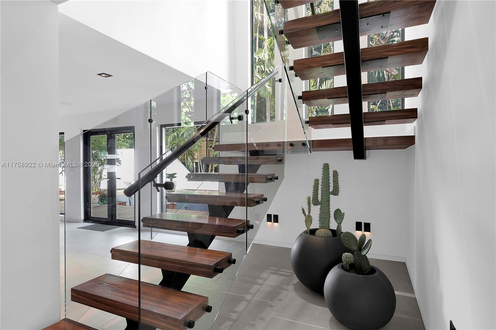 3760 S Douglas Rd Miami, FL 33133