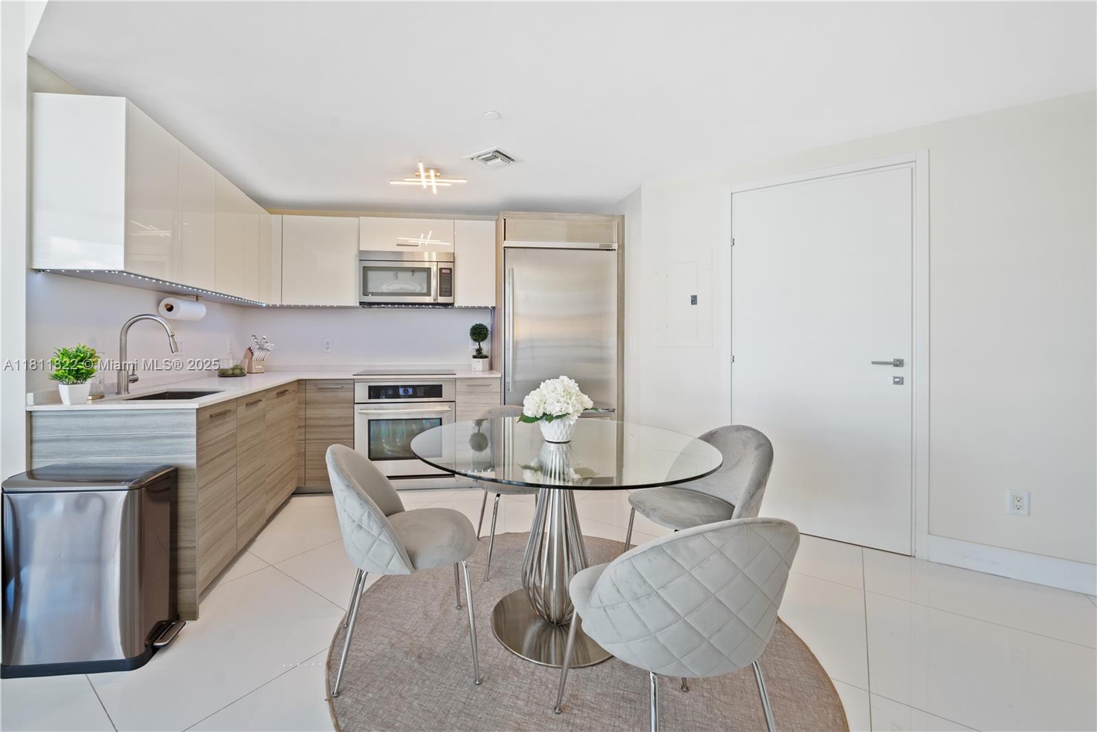 image Brickell House Condo10
