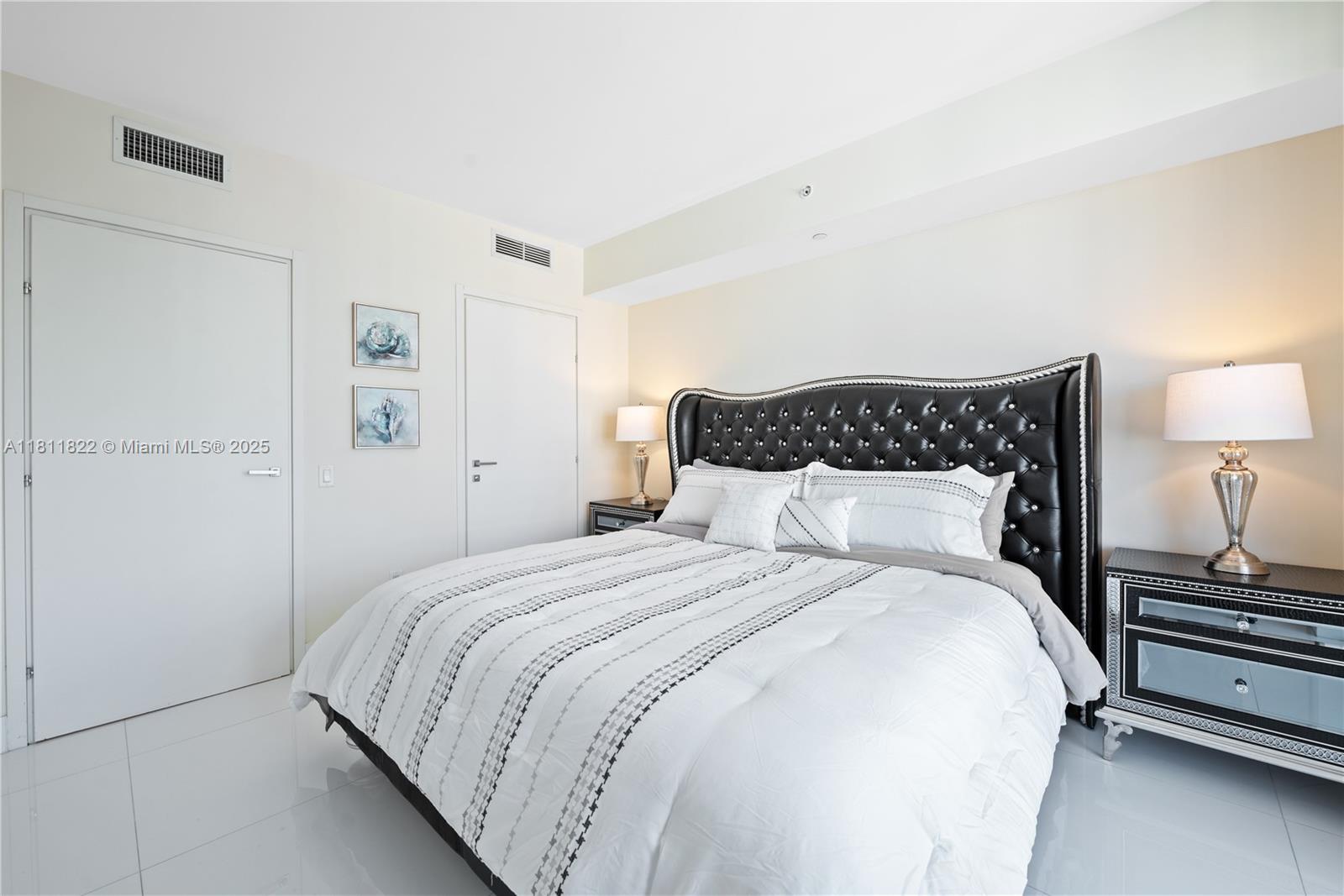image Brickell House Condo13