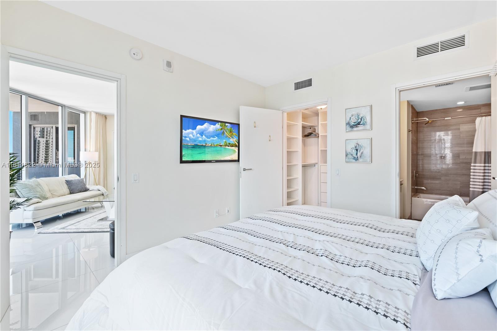 image Brickell House Condo15