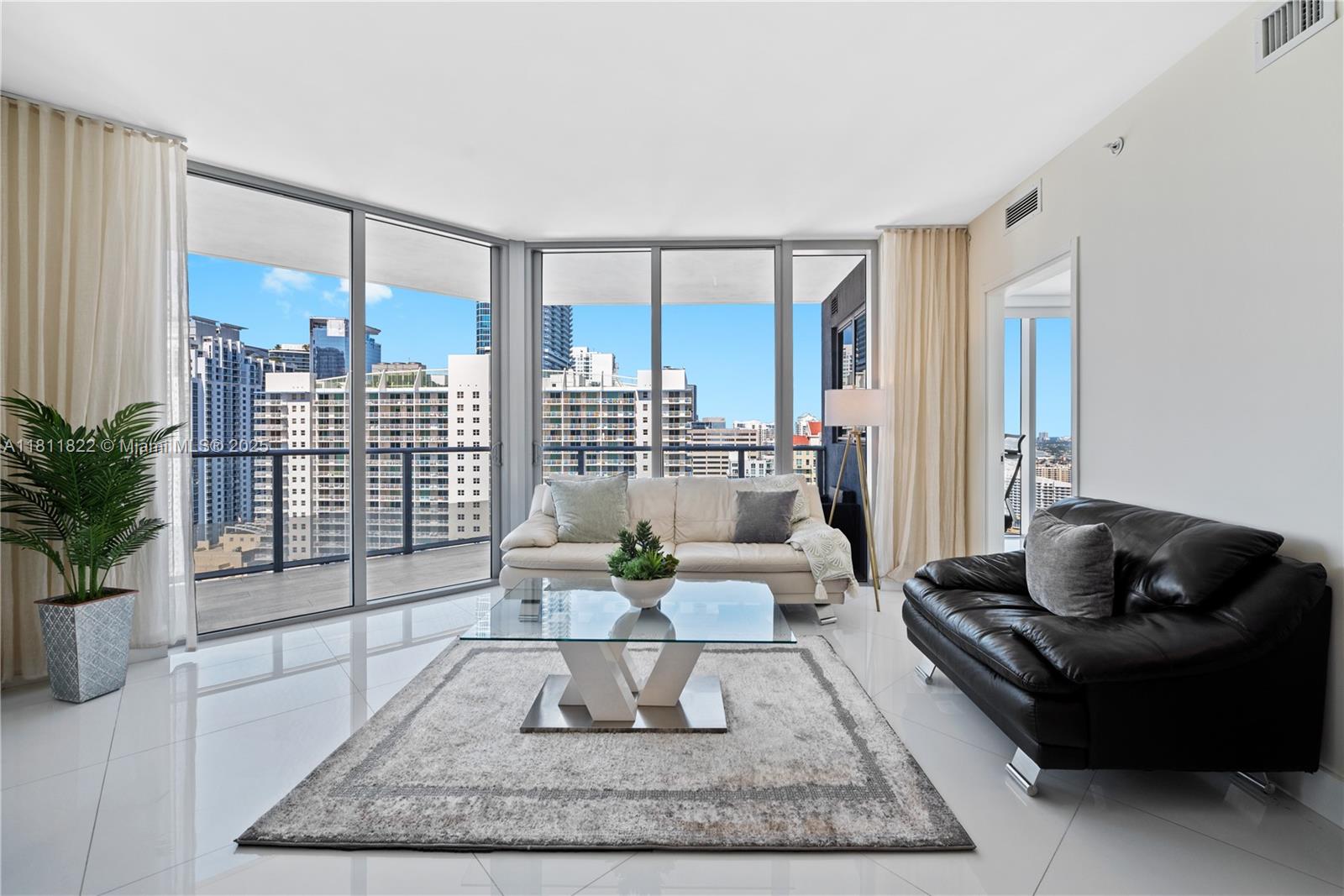 image Brickell House Condo21