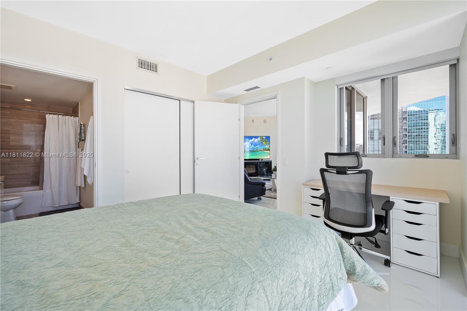 image Brickell House Condo23