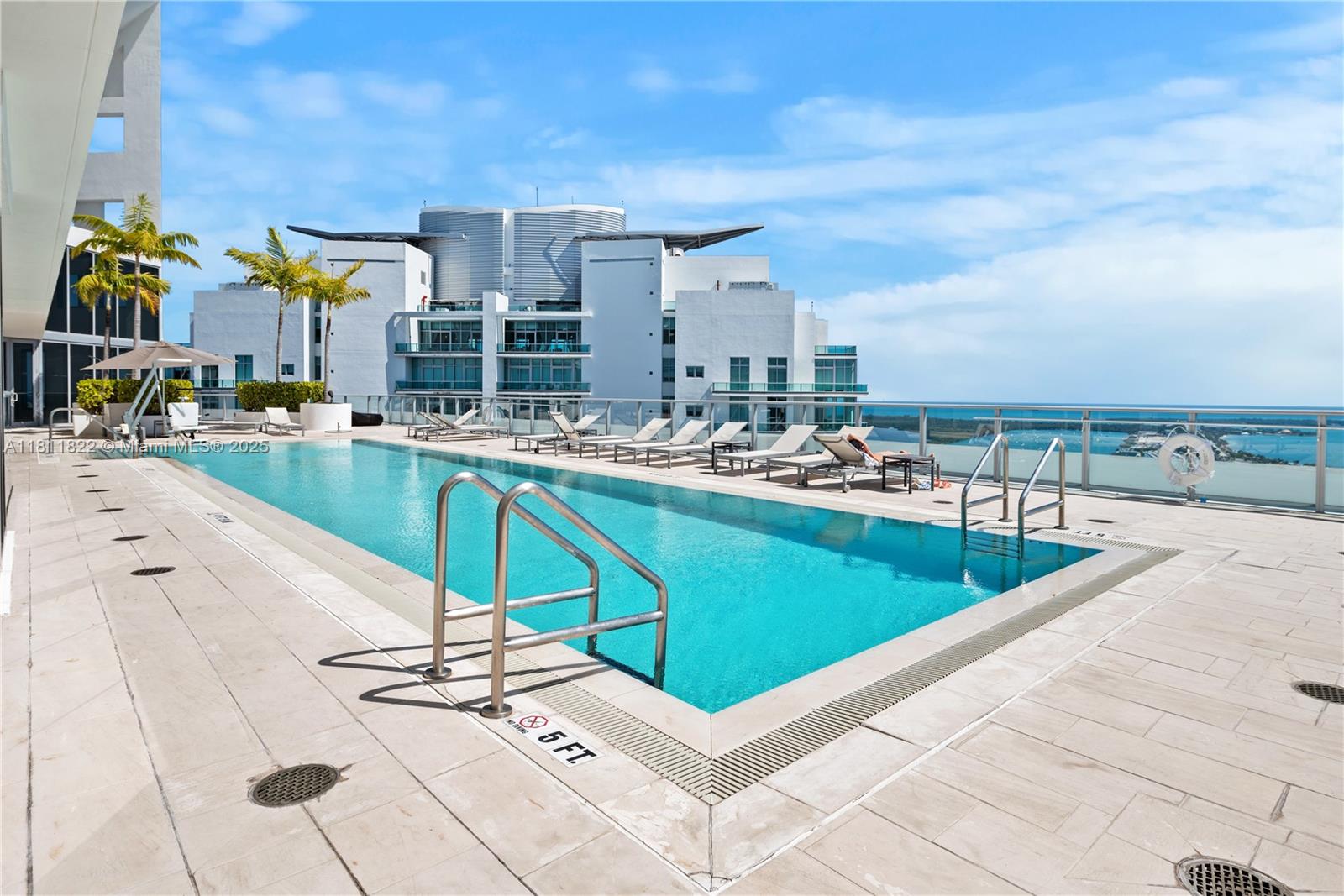 image Brickell House Condo28