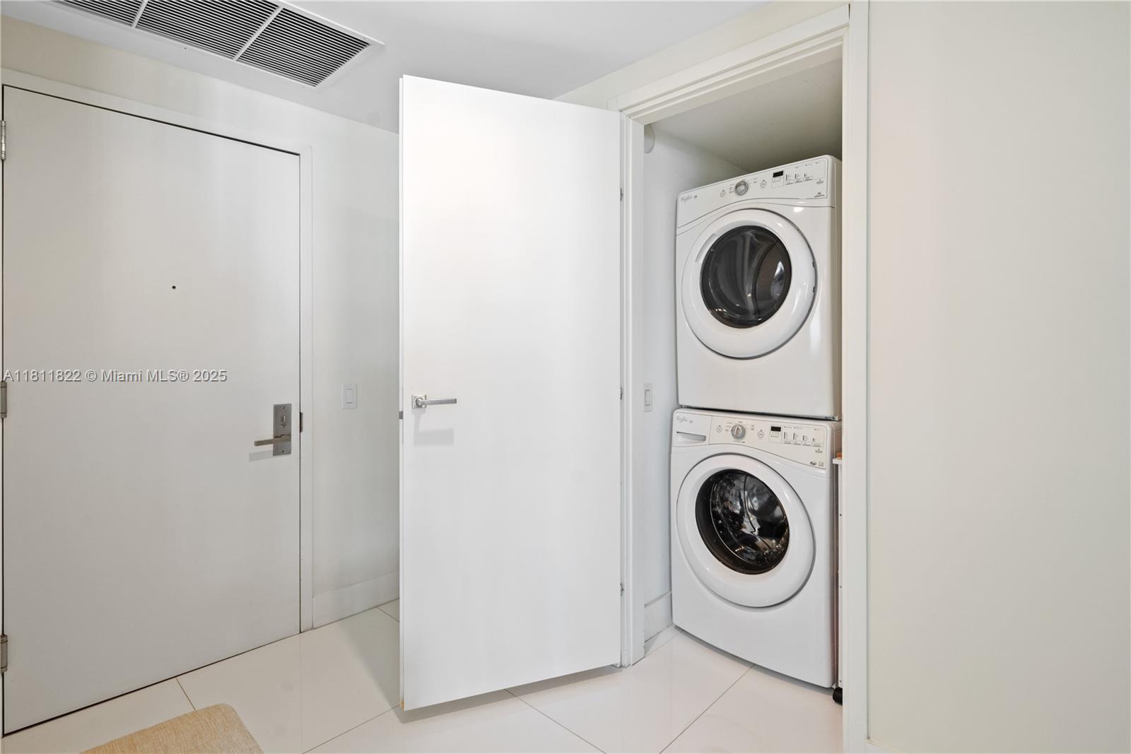image Brickell House Condo8