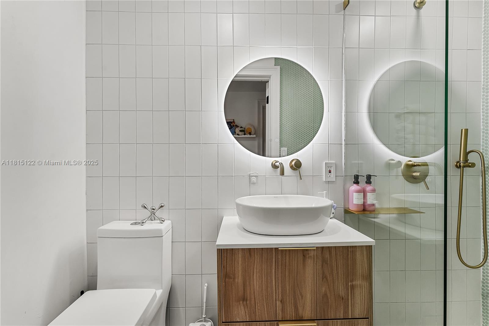 3747 Royal Palm Ave Miami Beach, FL 33140