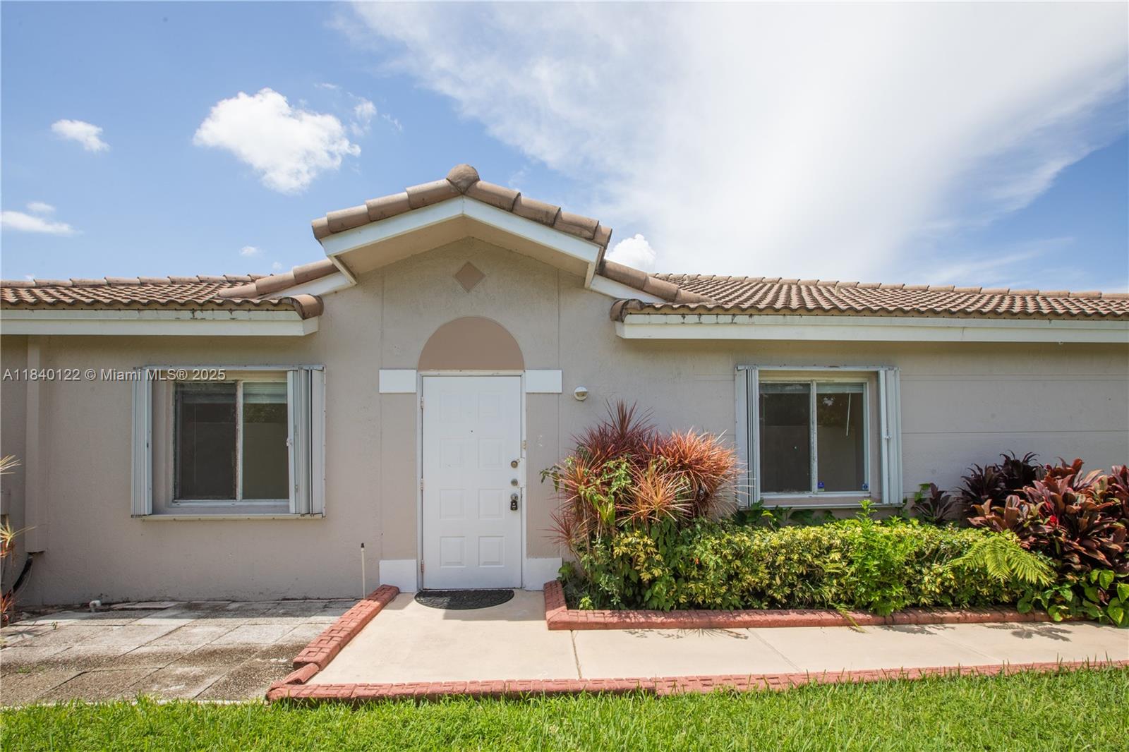 1711 SW 116th Way