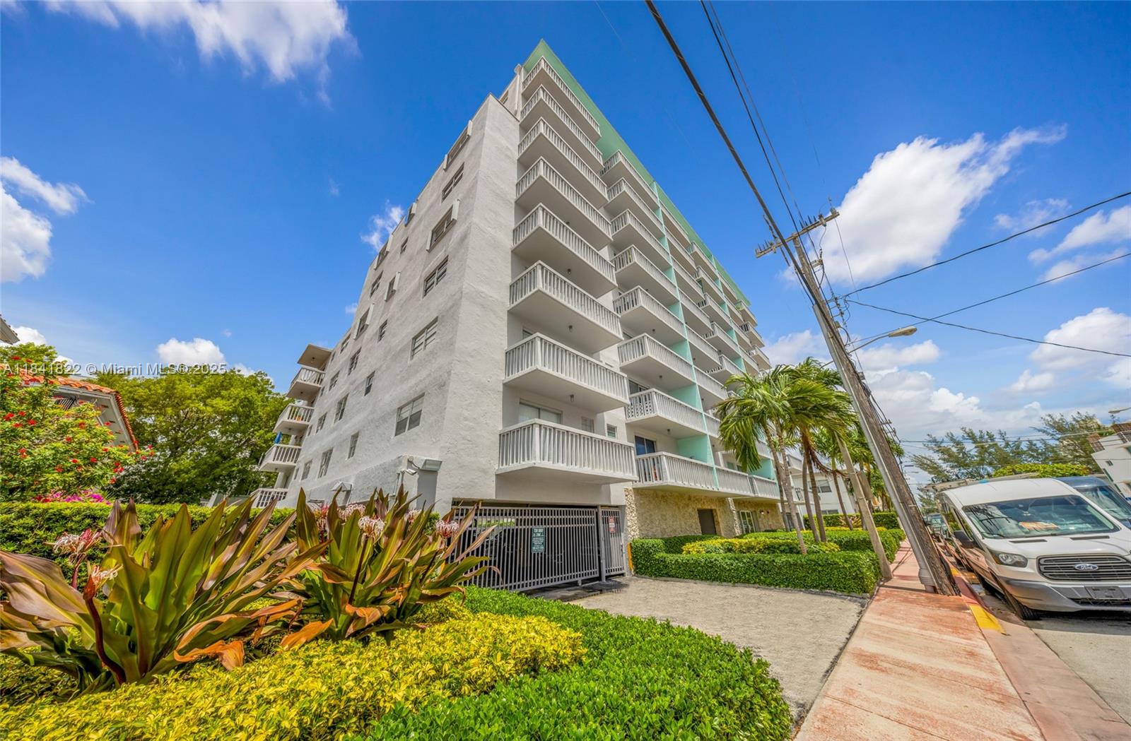 7620 Carlyle Ave #205