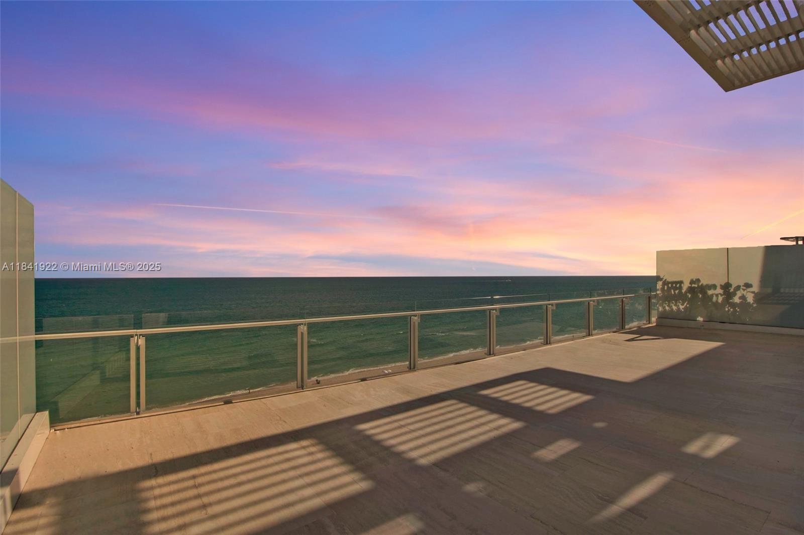 image The Surf Club4