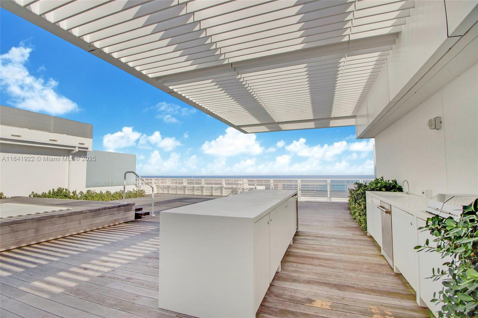 image The Surf Club6