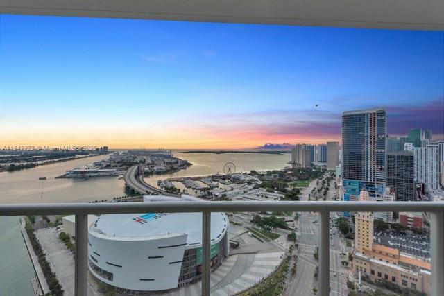 888 Biscayne Blvd #3605