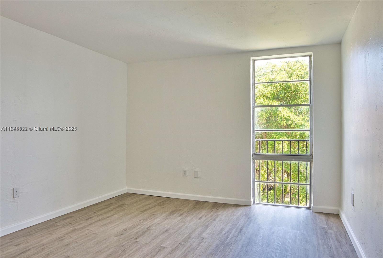 6890 N Kendall Dr #B406 Pinecrest, FL 33156