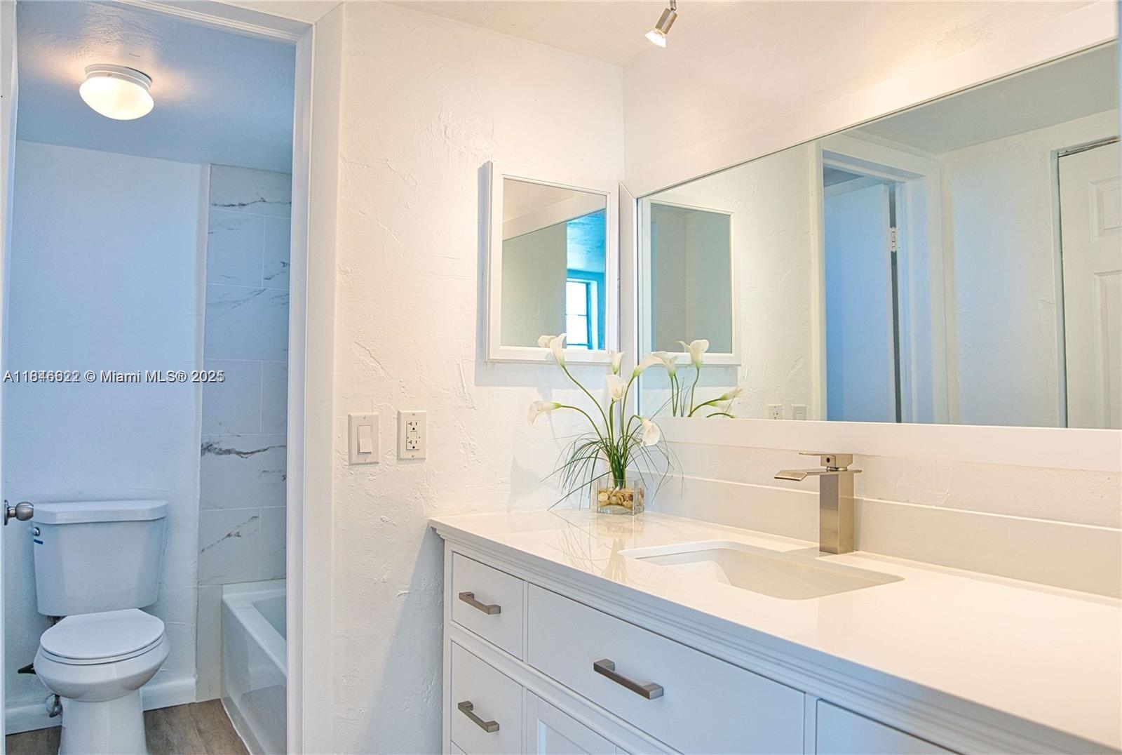 6890 N Kendall Dr #B406 Pinecrest, FL 33156