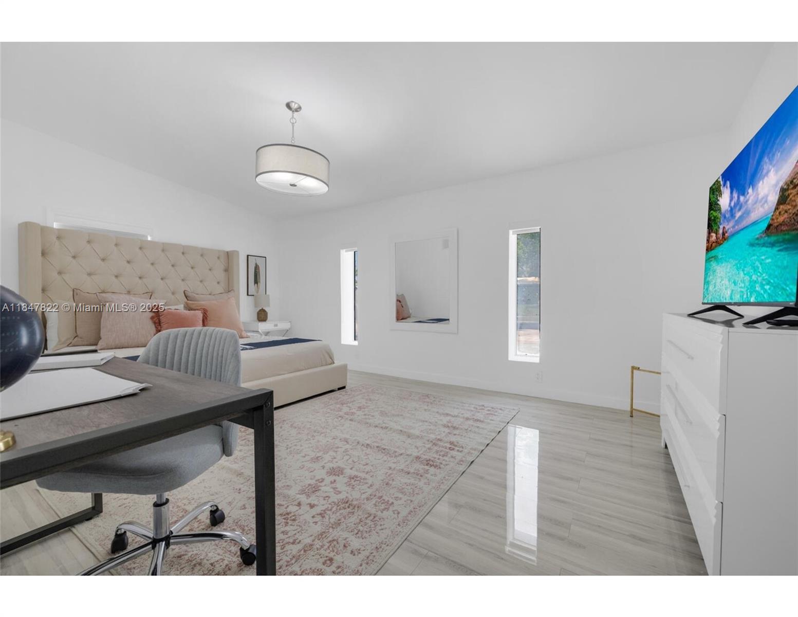 19810 NE 22nd Ave Miami, FL 33180