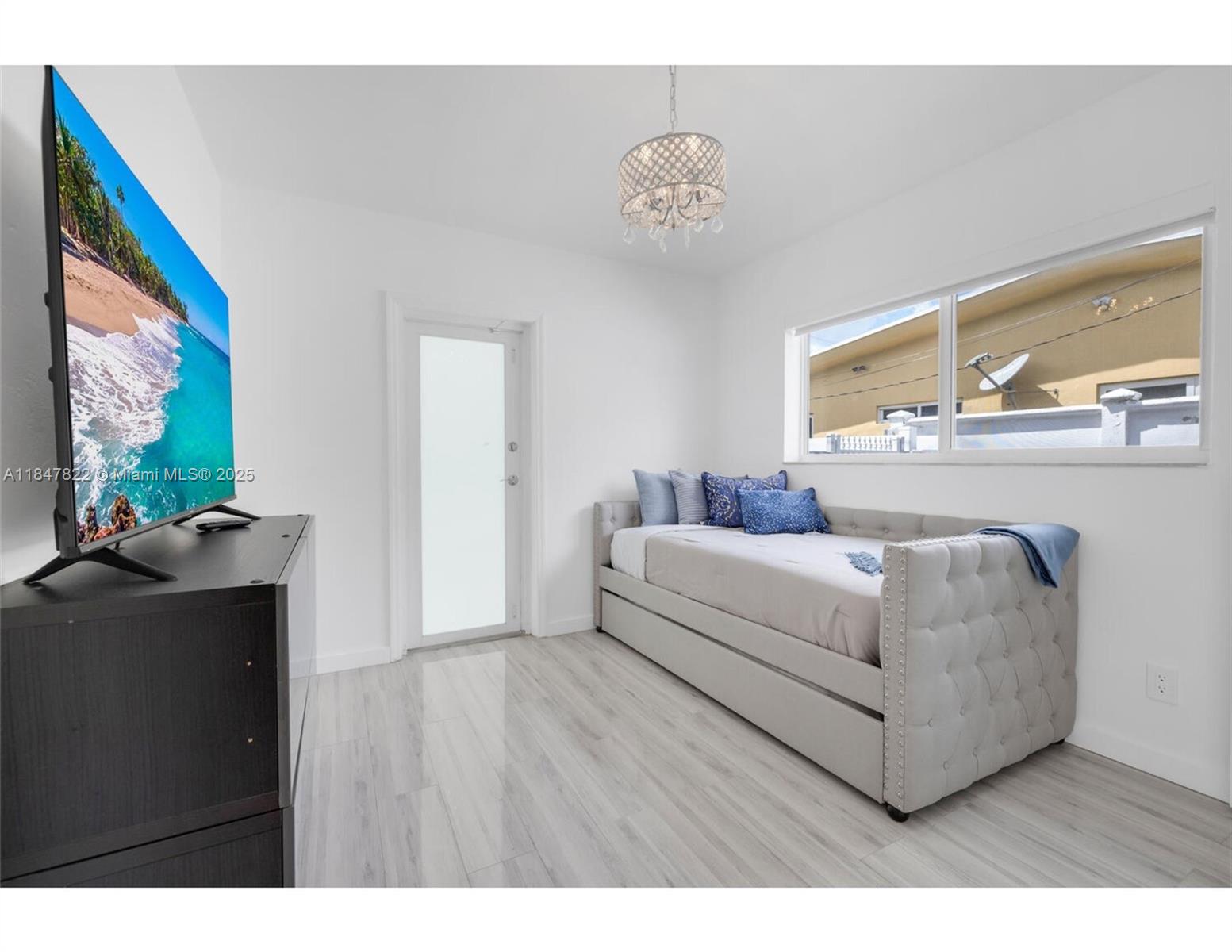 19810 NE 22nd Ave Miami, FL 33180