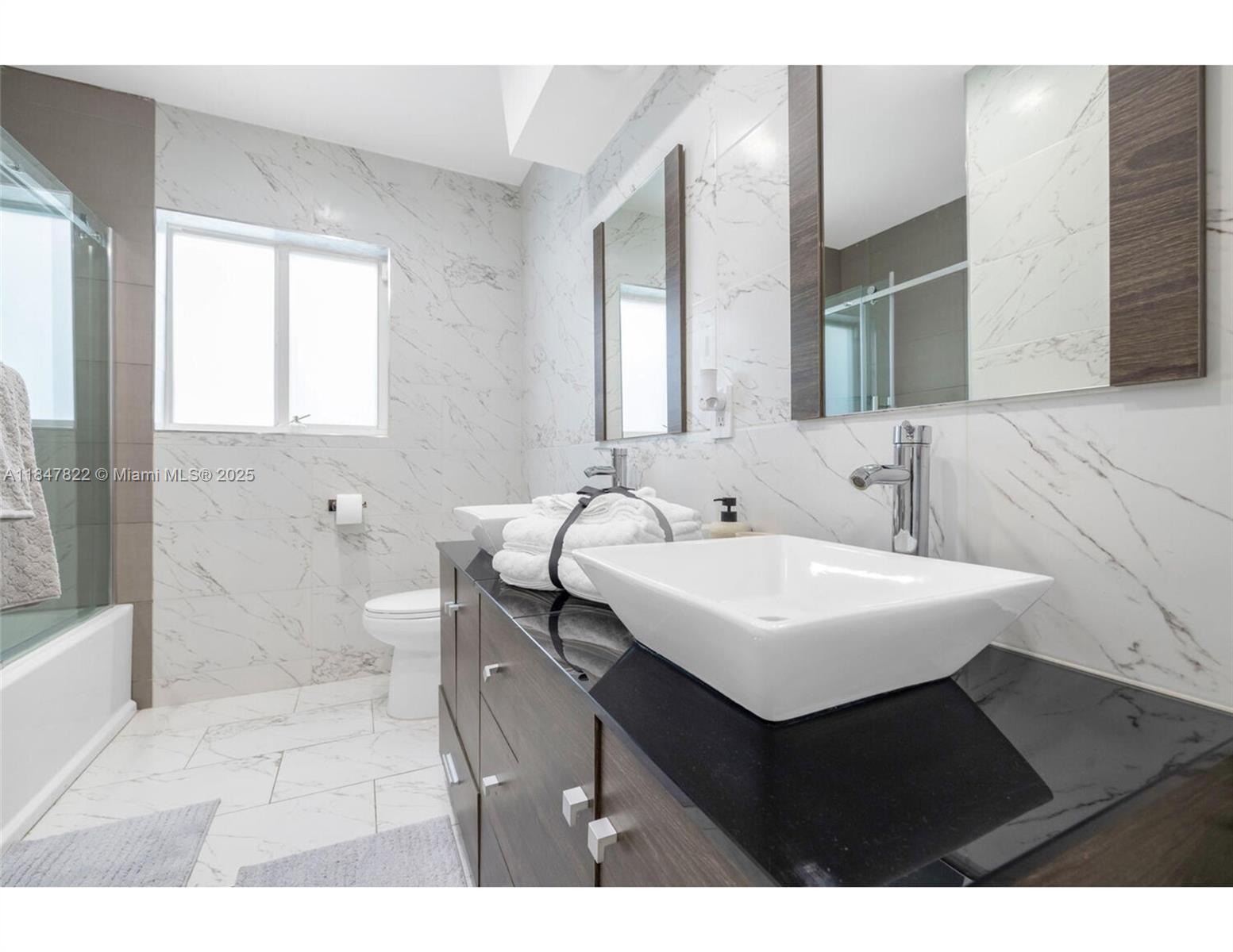 19810 NE 22nd Ave Miami, FL 33180