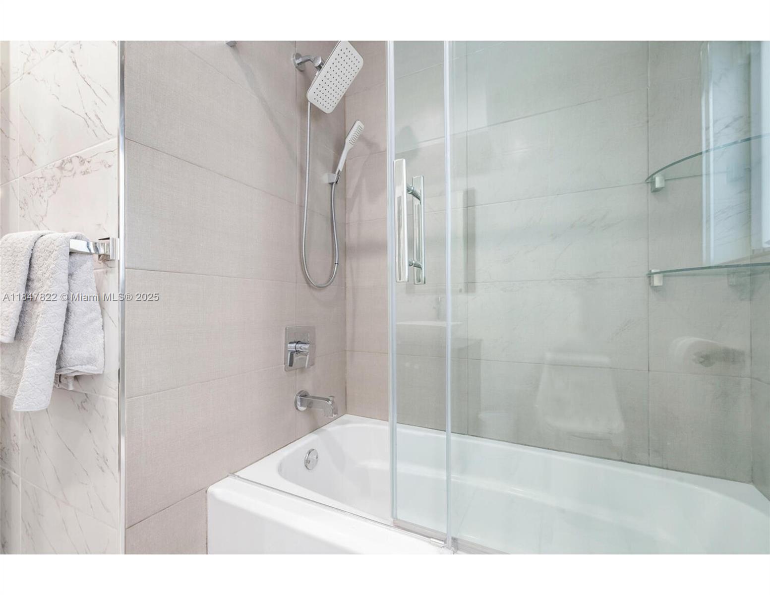 19810 NE 22nd Ave Miami, FL 33180