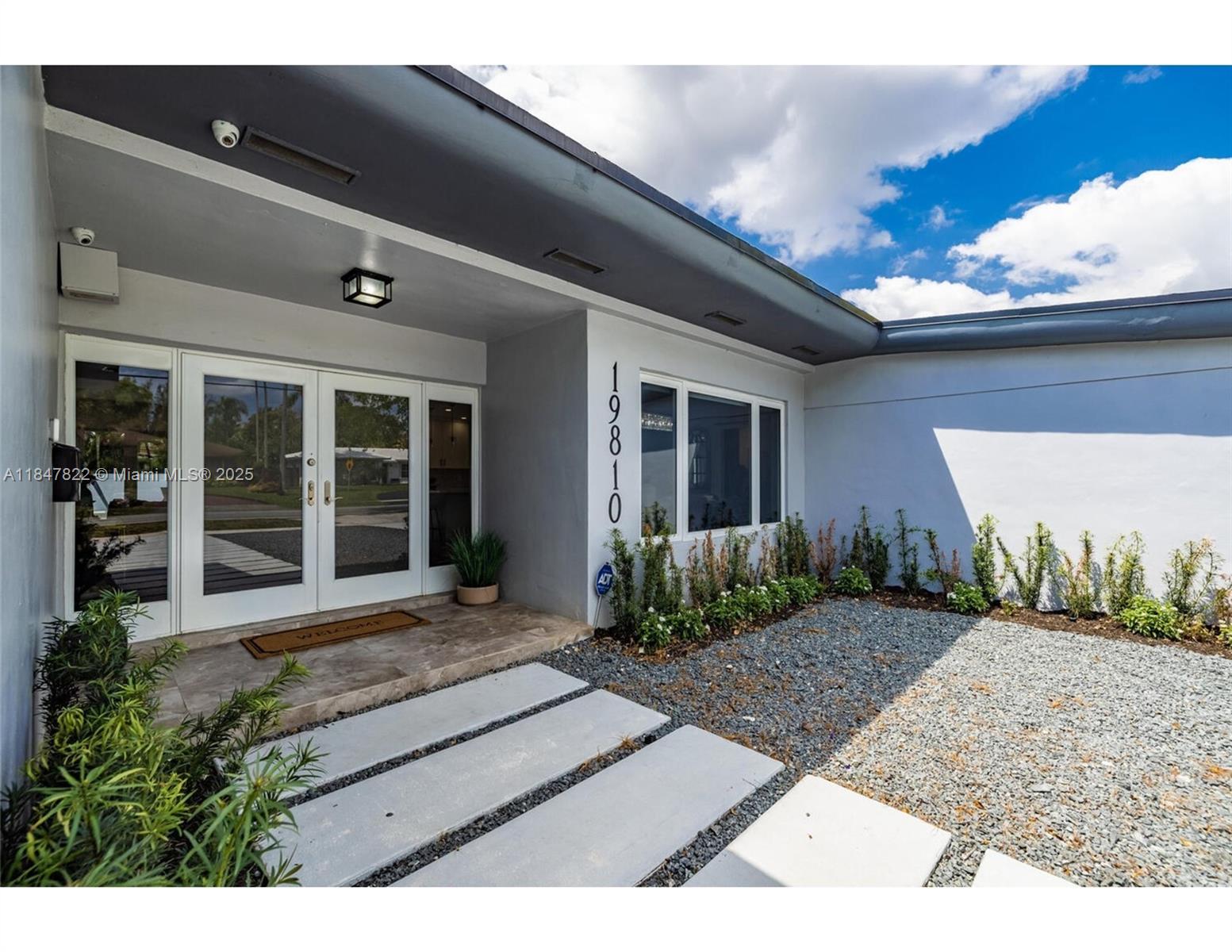 19810 NE 22nd Ave Miami, FL 33180