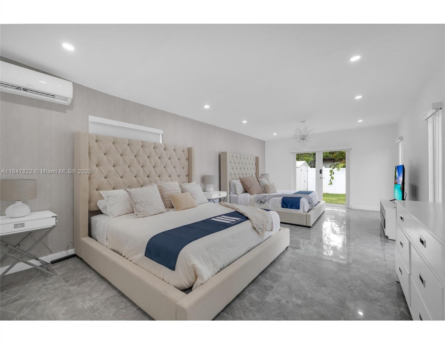 19810 NE 22nd Ave Miami, FL 33180