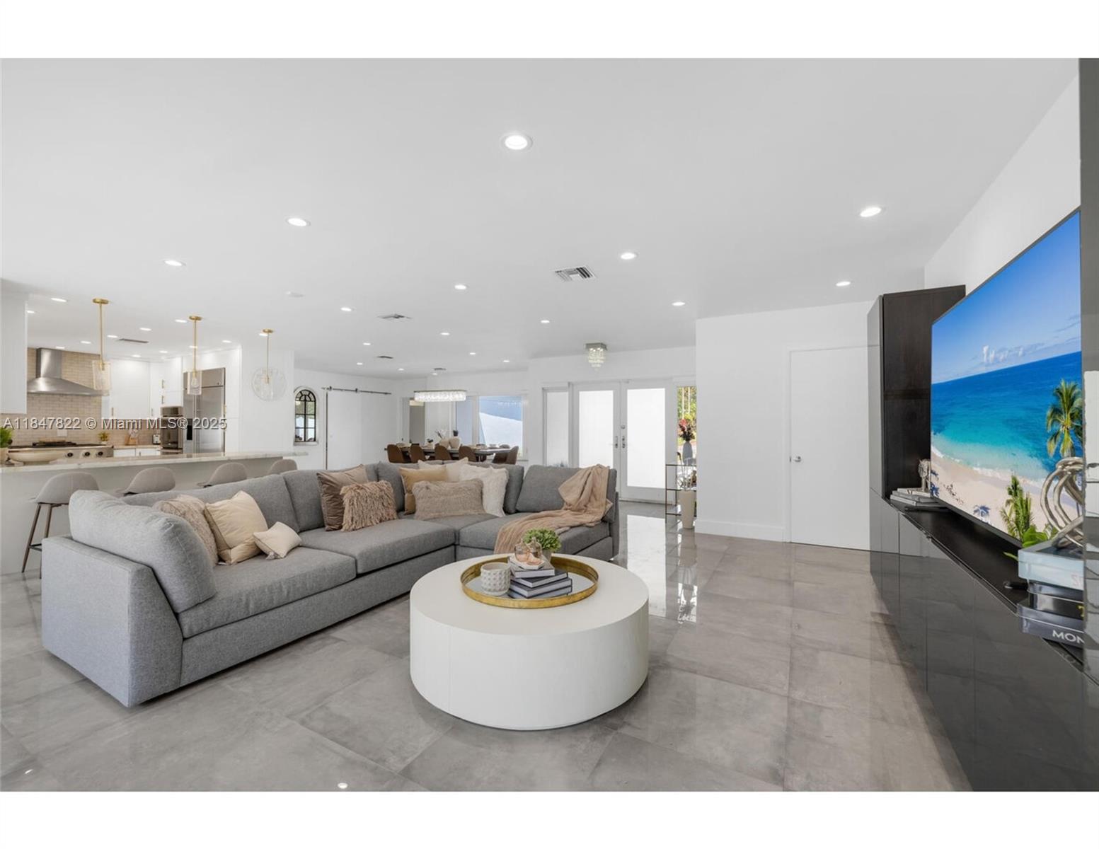 19810 NE 22nd Ave Miami, FL 33180