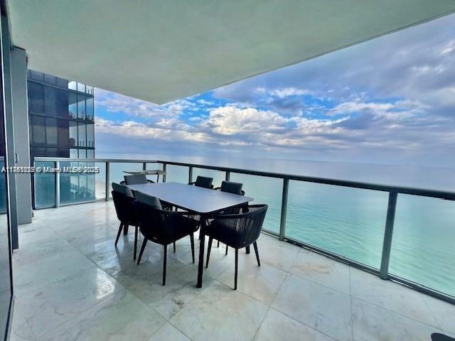 17121 Collins Ave #2107