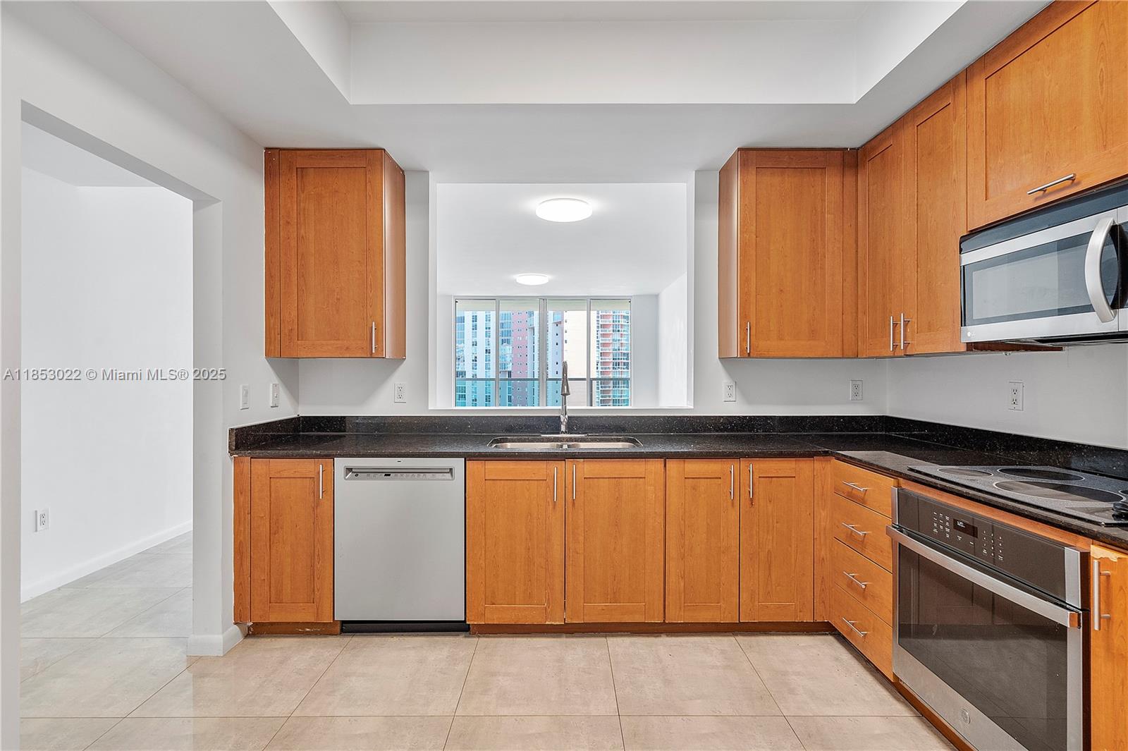 image Aventura Marina Condo Num5