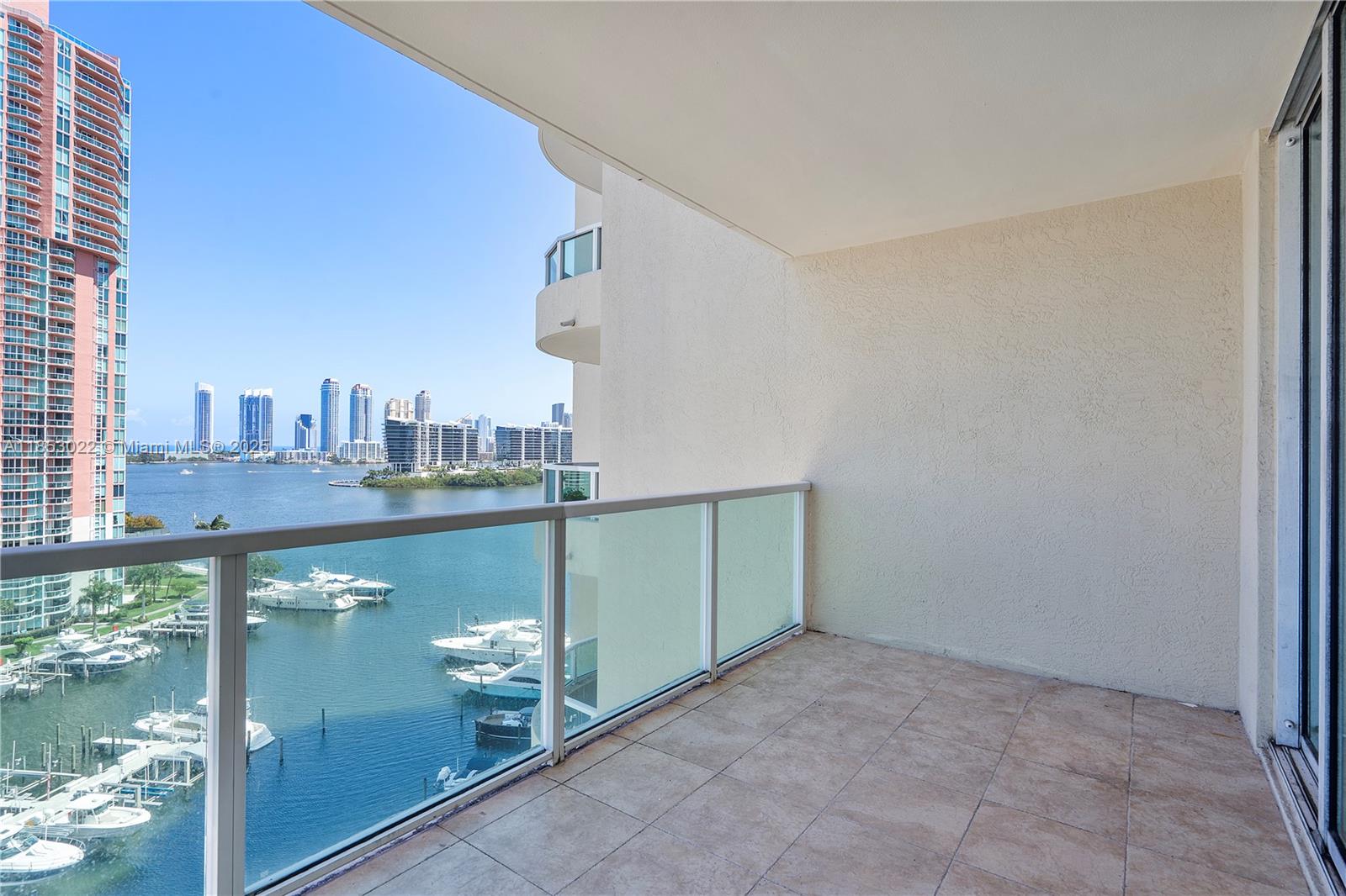 image Aventura Marina Condo Num8