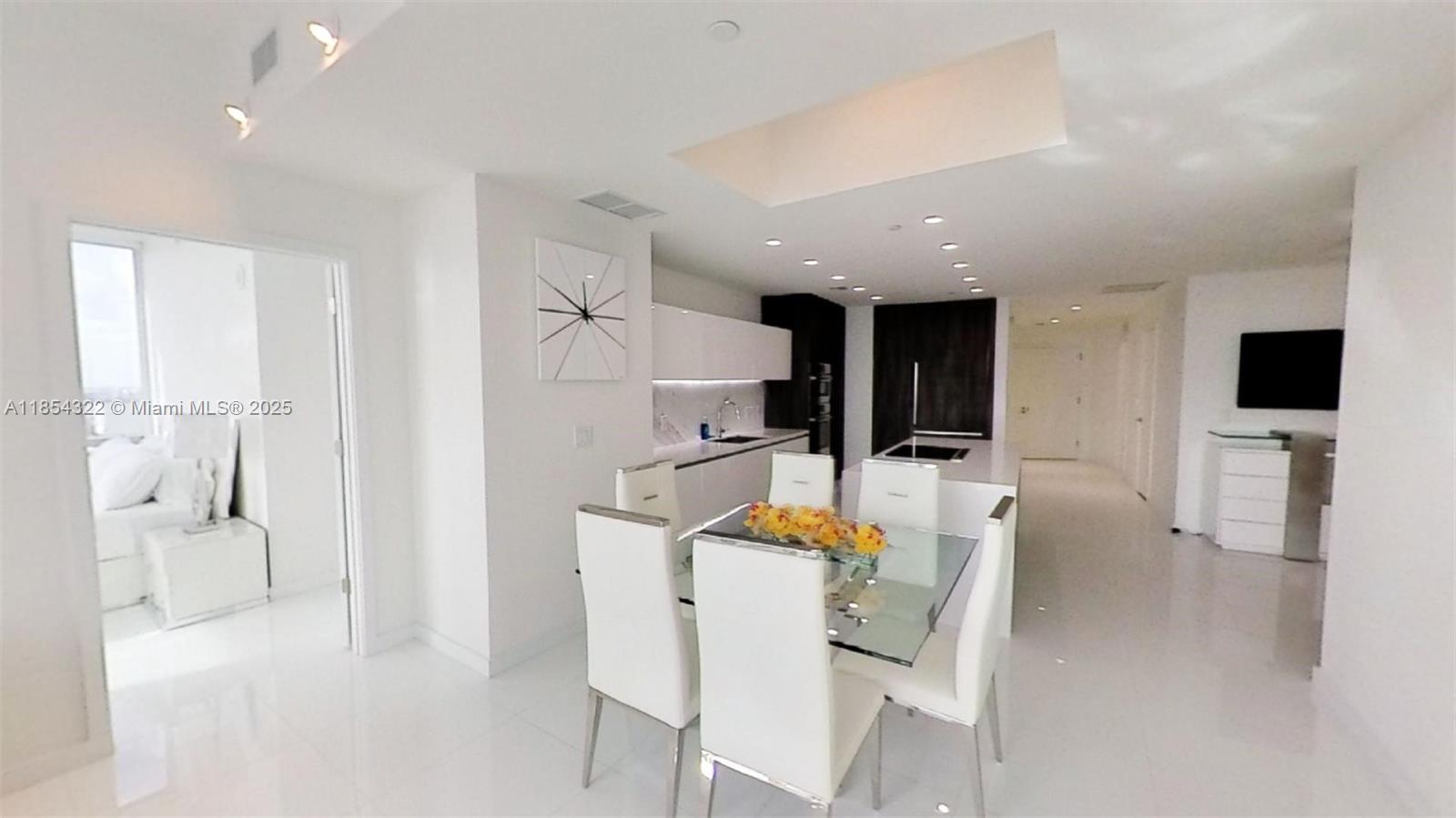 851 NE 1st #2712