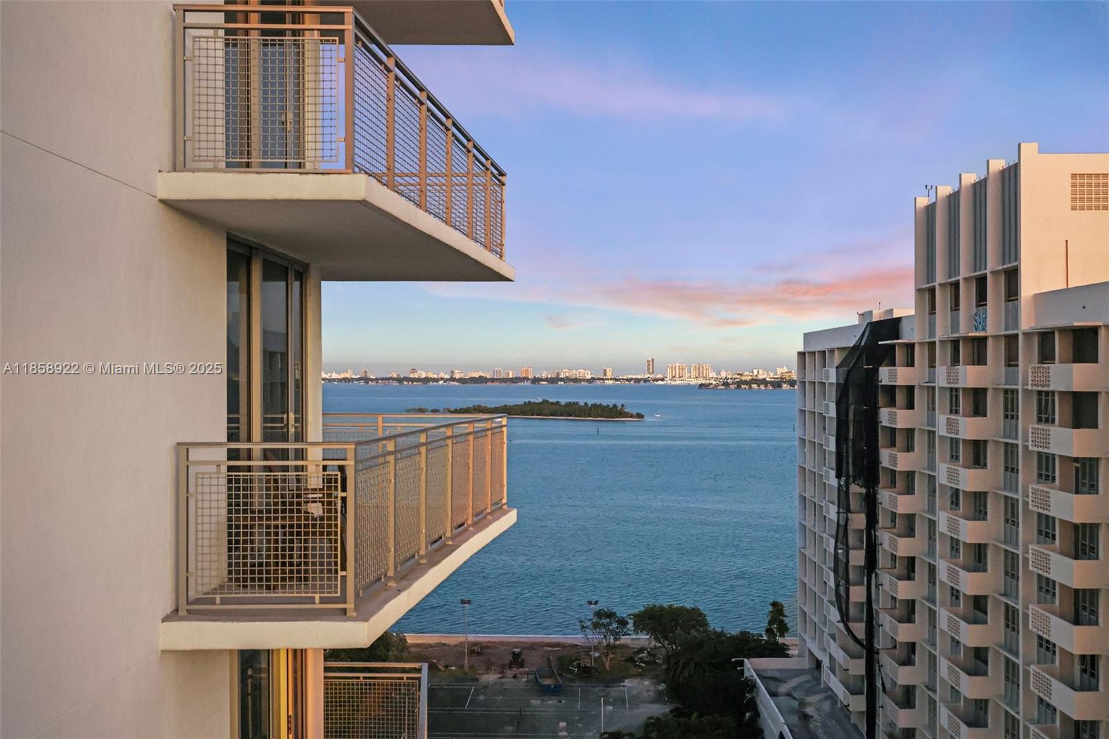 2150 N Bayshore Dr #1804