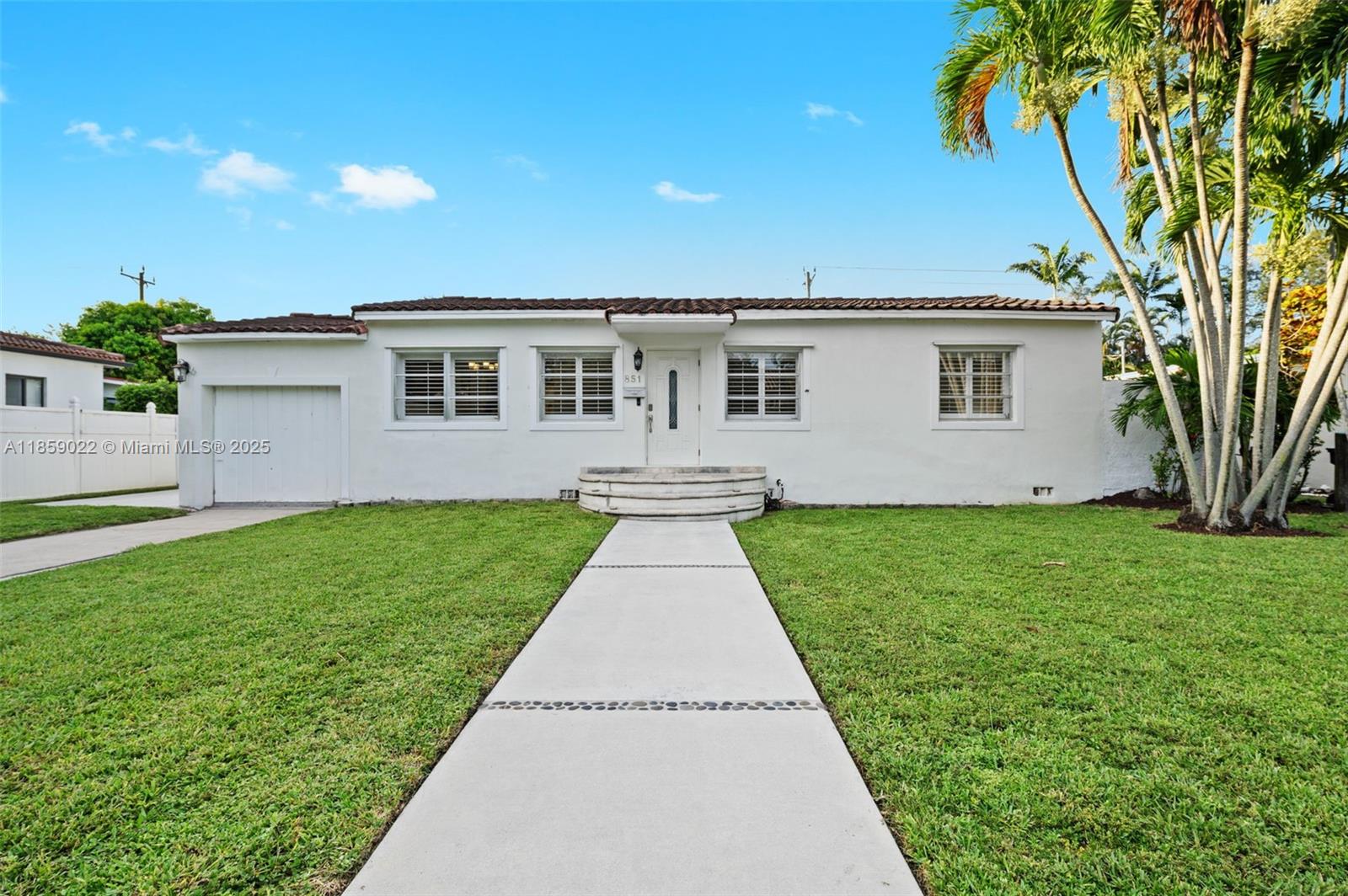 851 Swan Ave