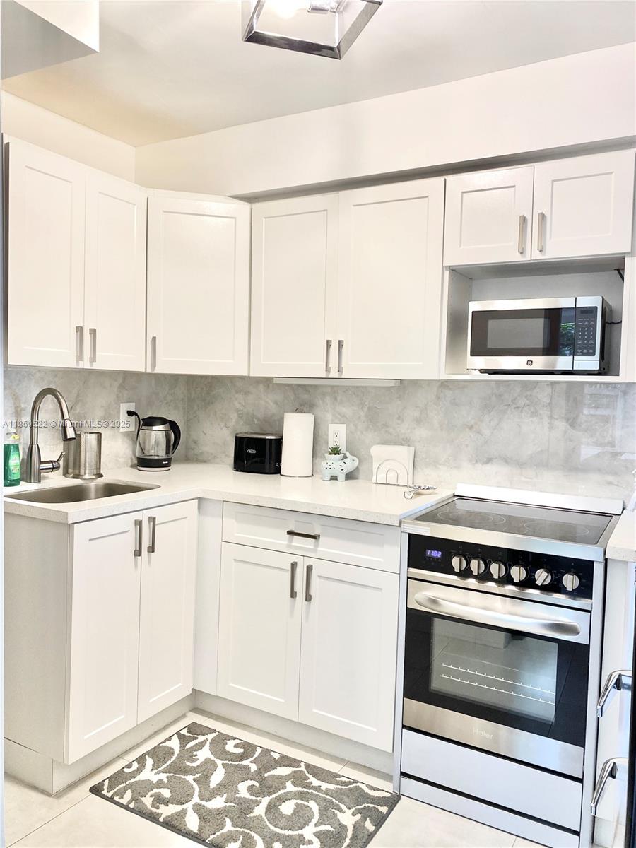 118 NE 46th St #B Miami, FL 33137