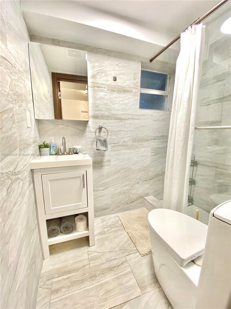 118 NE 46th St #B Miami, FL 33137