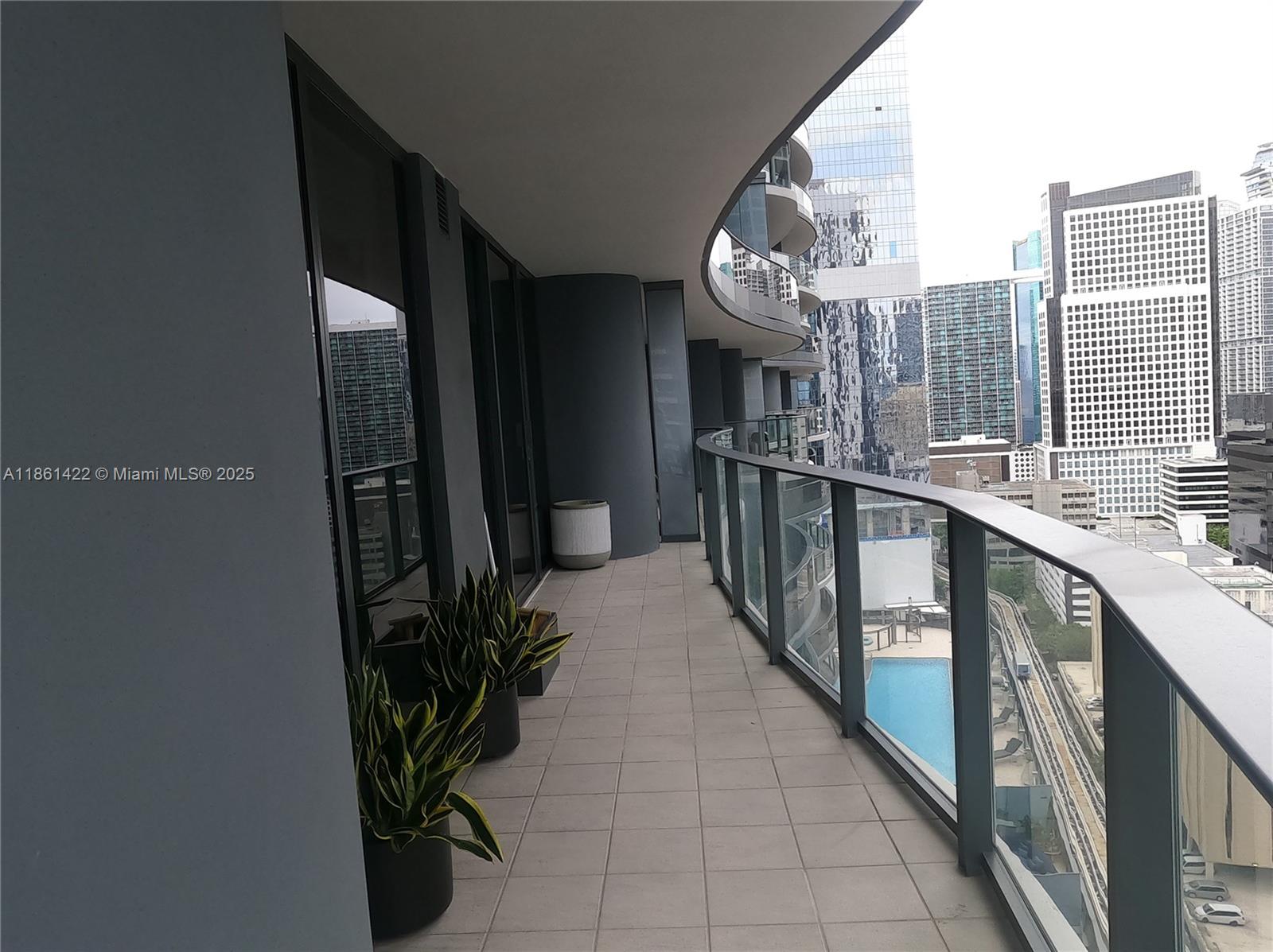 image Brickell Flatiron12