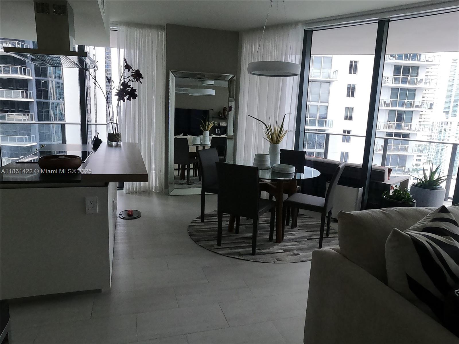 image Brickell Flatiron7