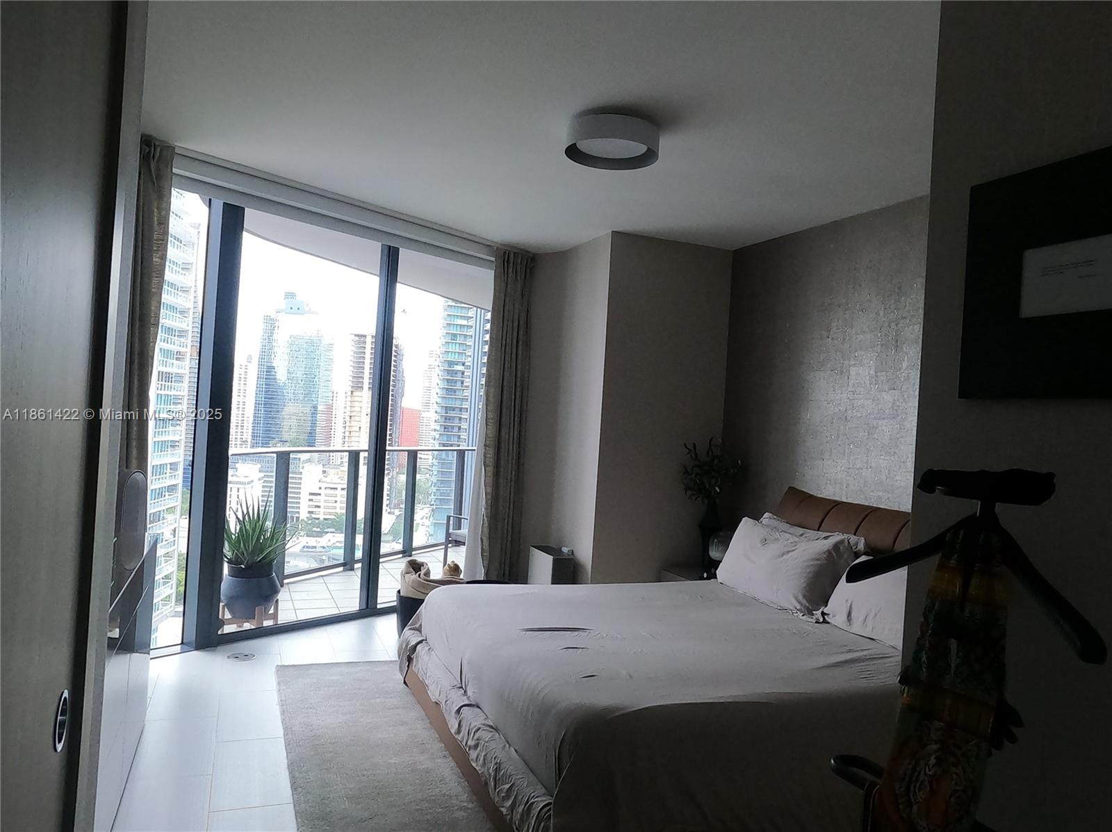 image Brickell Flatiron8