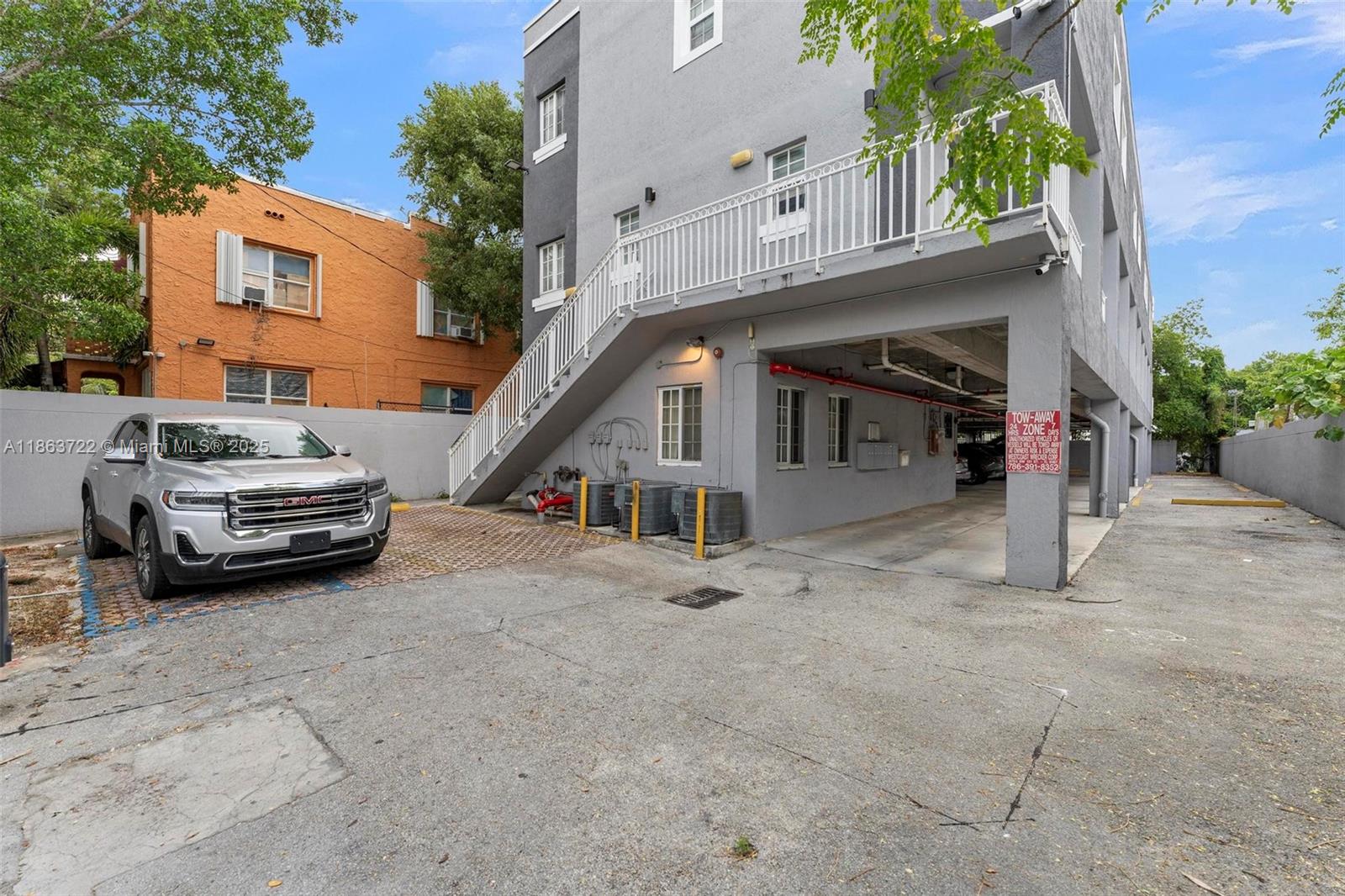 1421 SW 3rd St #206
