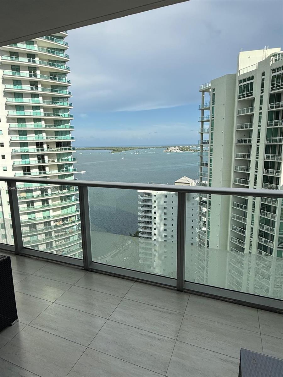 1300 Brickell Bay Dr #2305