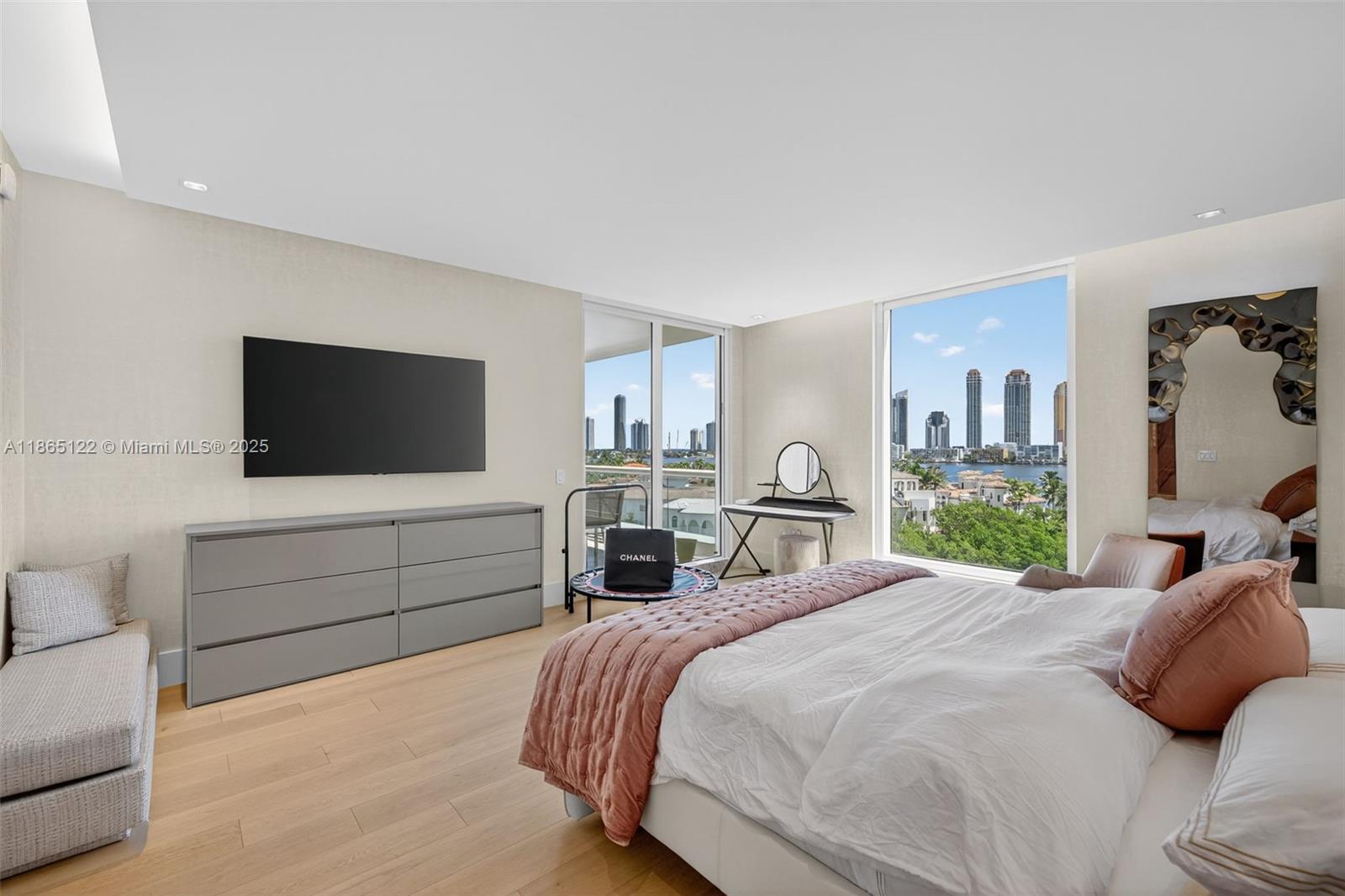 6000 Island Blvd #707 Aventura, FL 33160