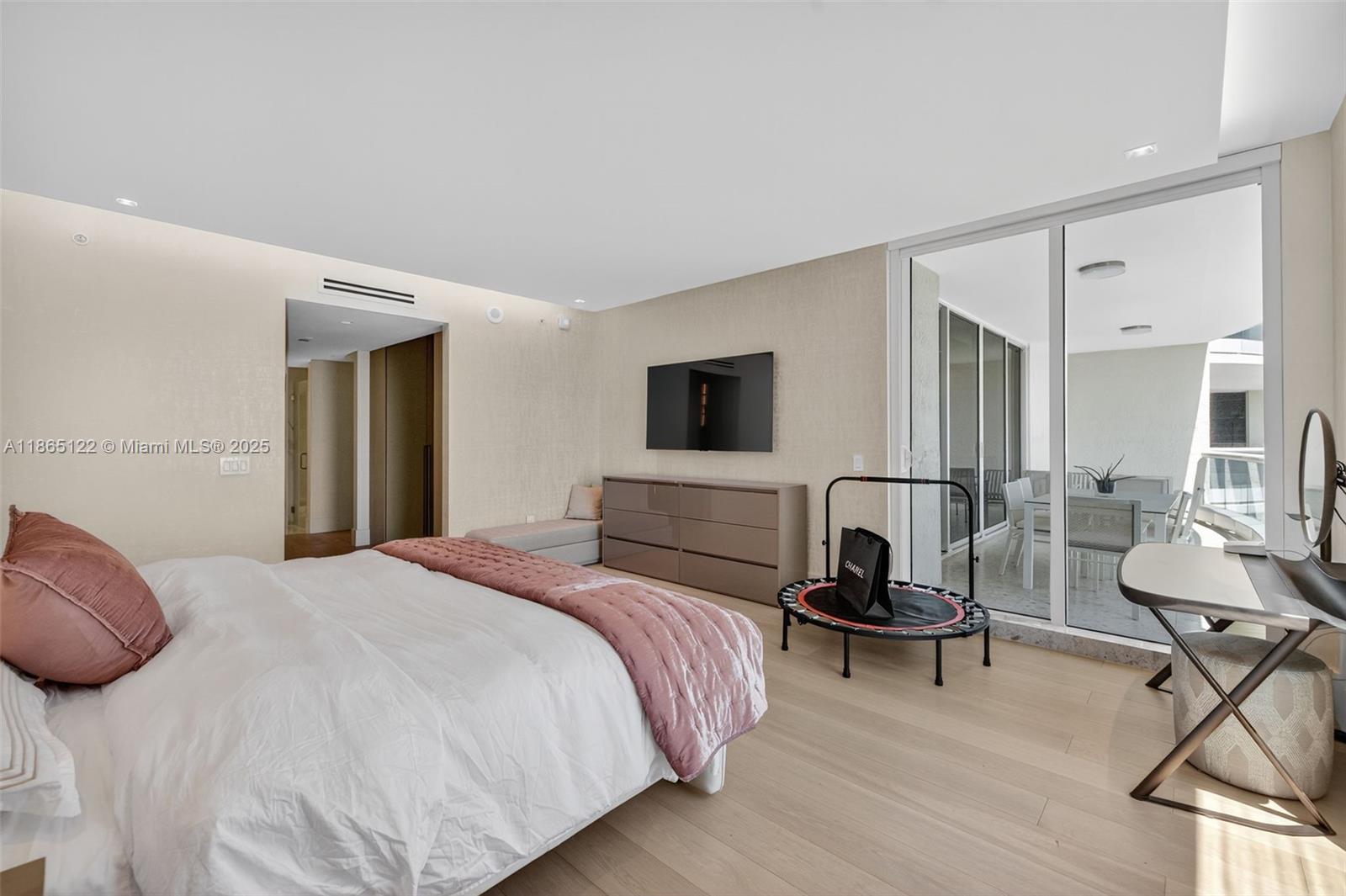 6000 Island Blvd #707 Aventura, FL 33160