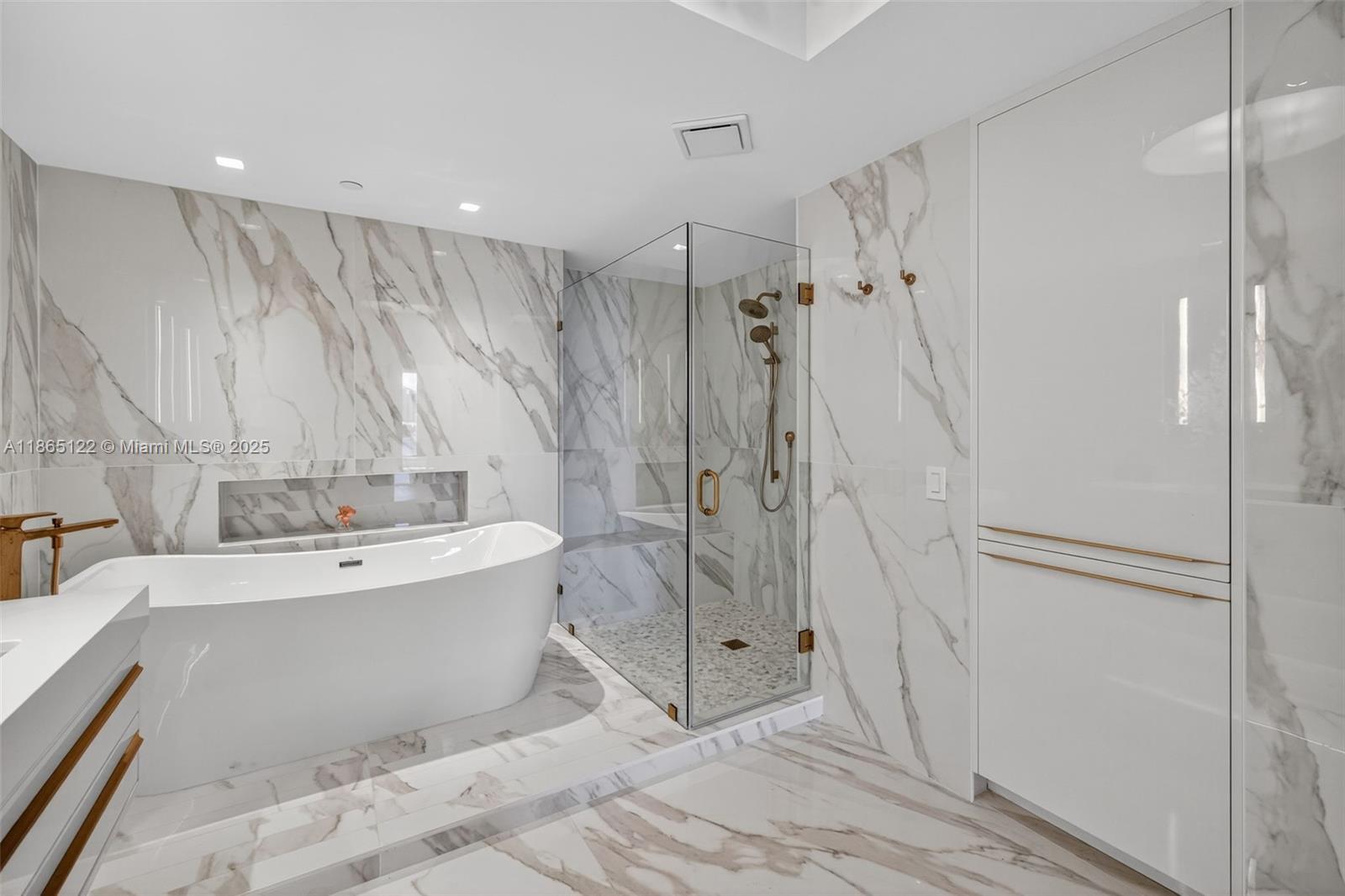 6000 Island Blvd #707 Aventura, FL 33160