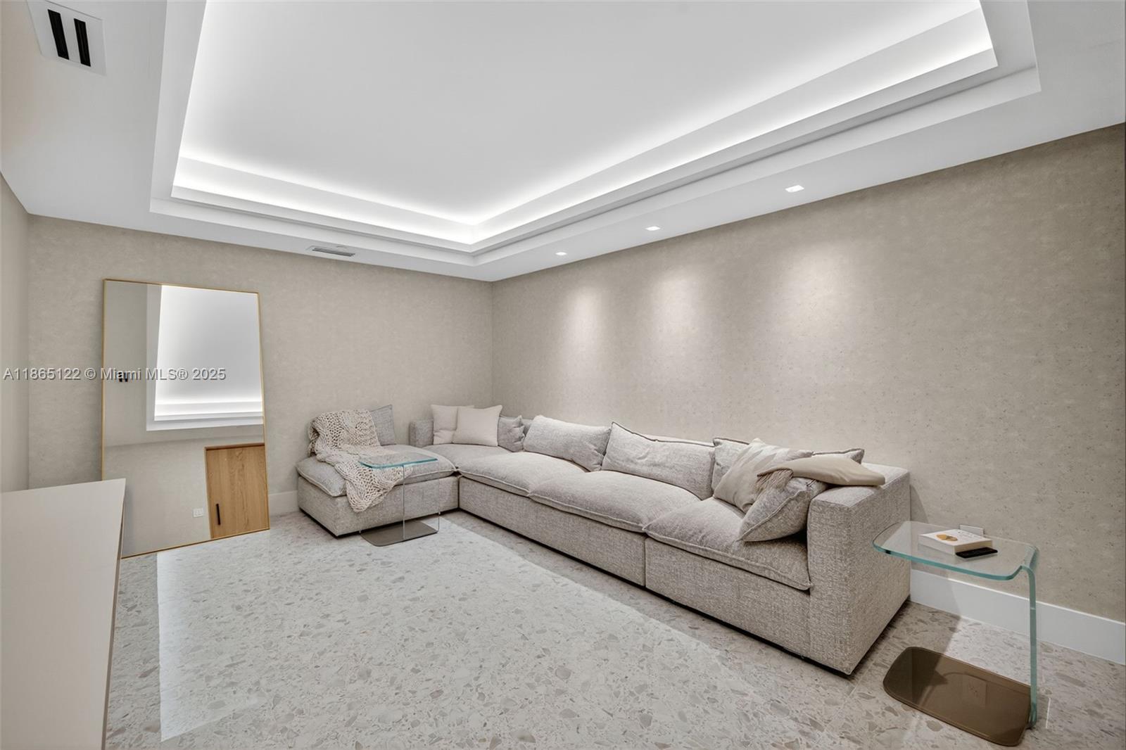 6000 Island Blvd #707 Aventura, FL 33160