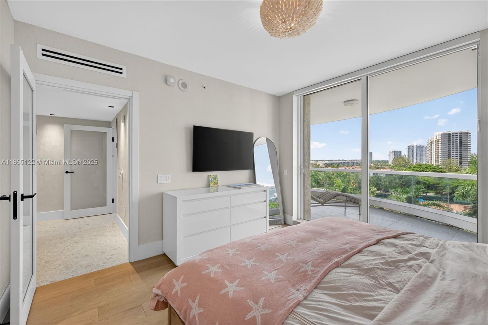 6000 Island Blvd #707 Aventura, FL 33160